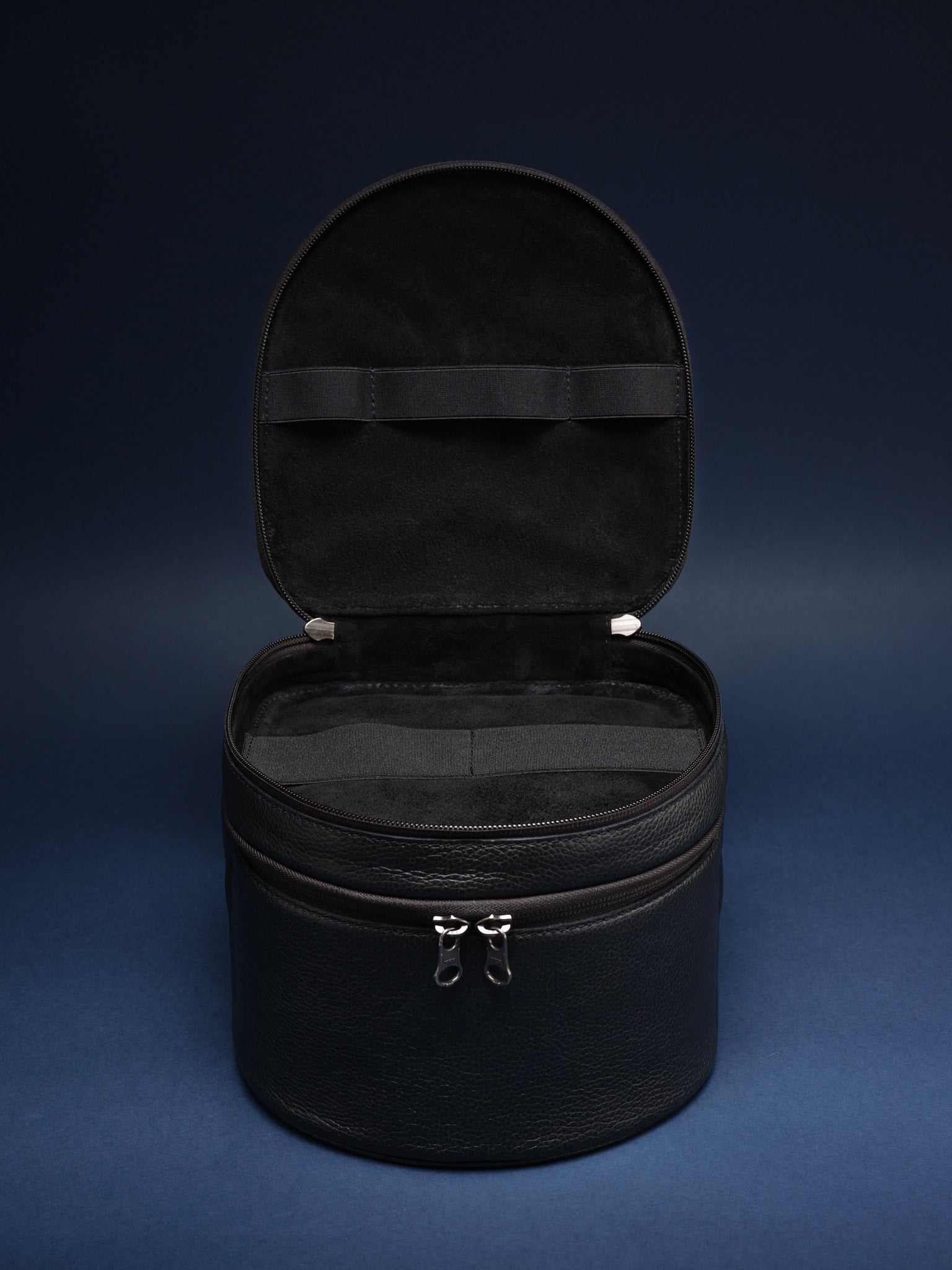 Elastic Organization Slots. Augmented Reality Headset. Travel Case for VR Headset Black by Capra Leather