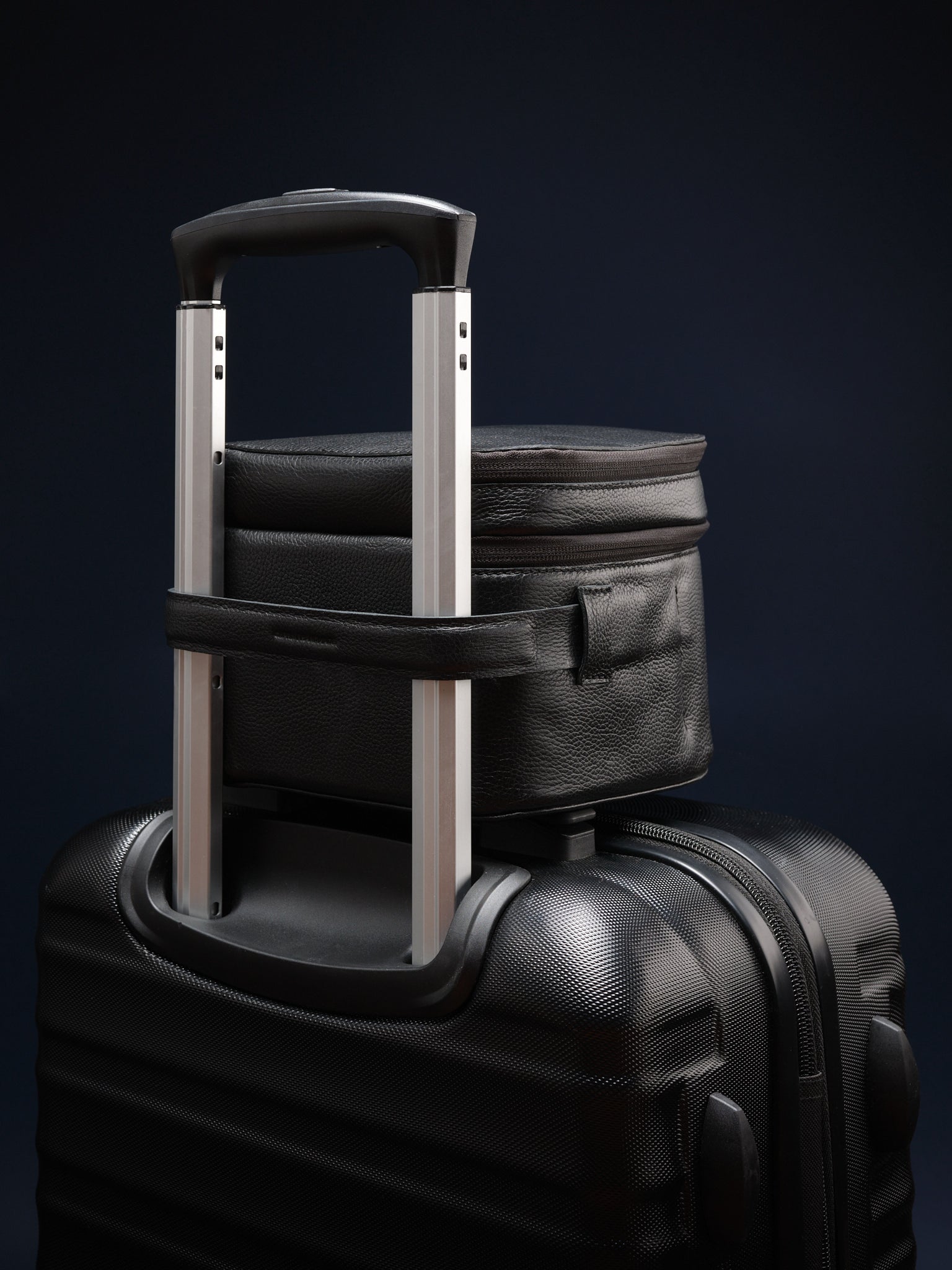 Luggage Strap. Mixed Reality Headset. VR Headset Cover Black by Capra Leather