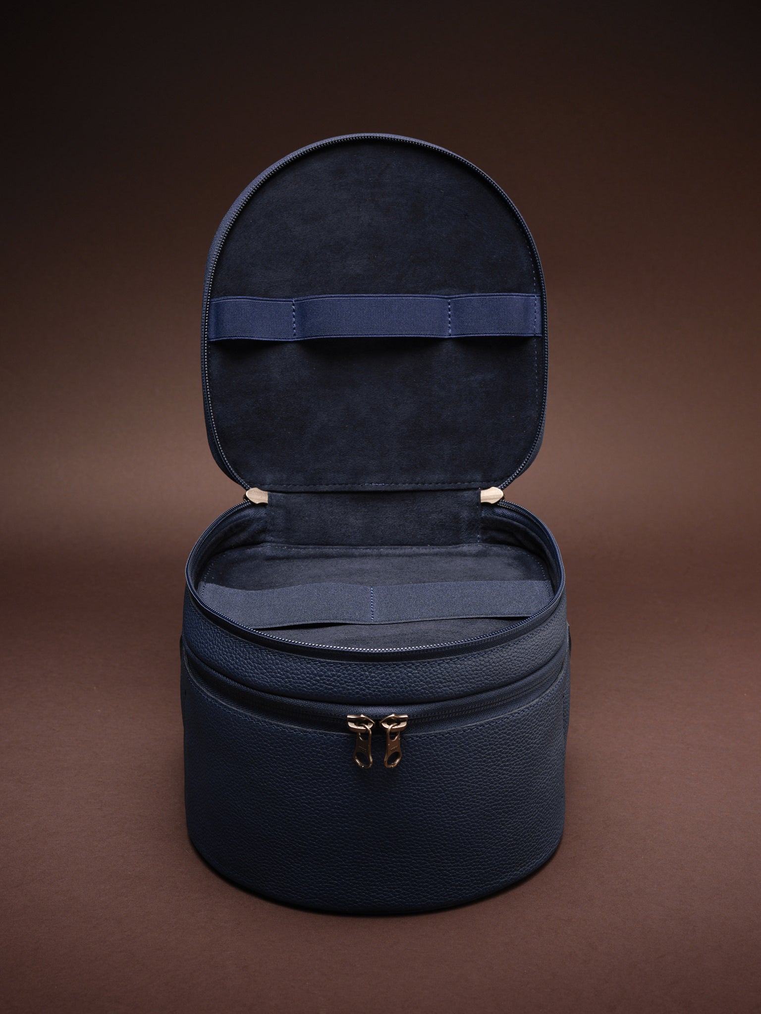 Elastic Organization Slots. Apple Vision Pro. Headset Case Navy by Capra Leather