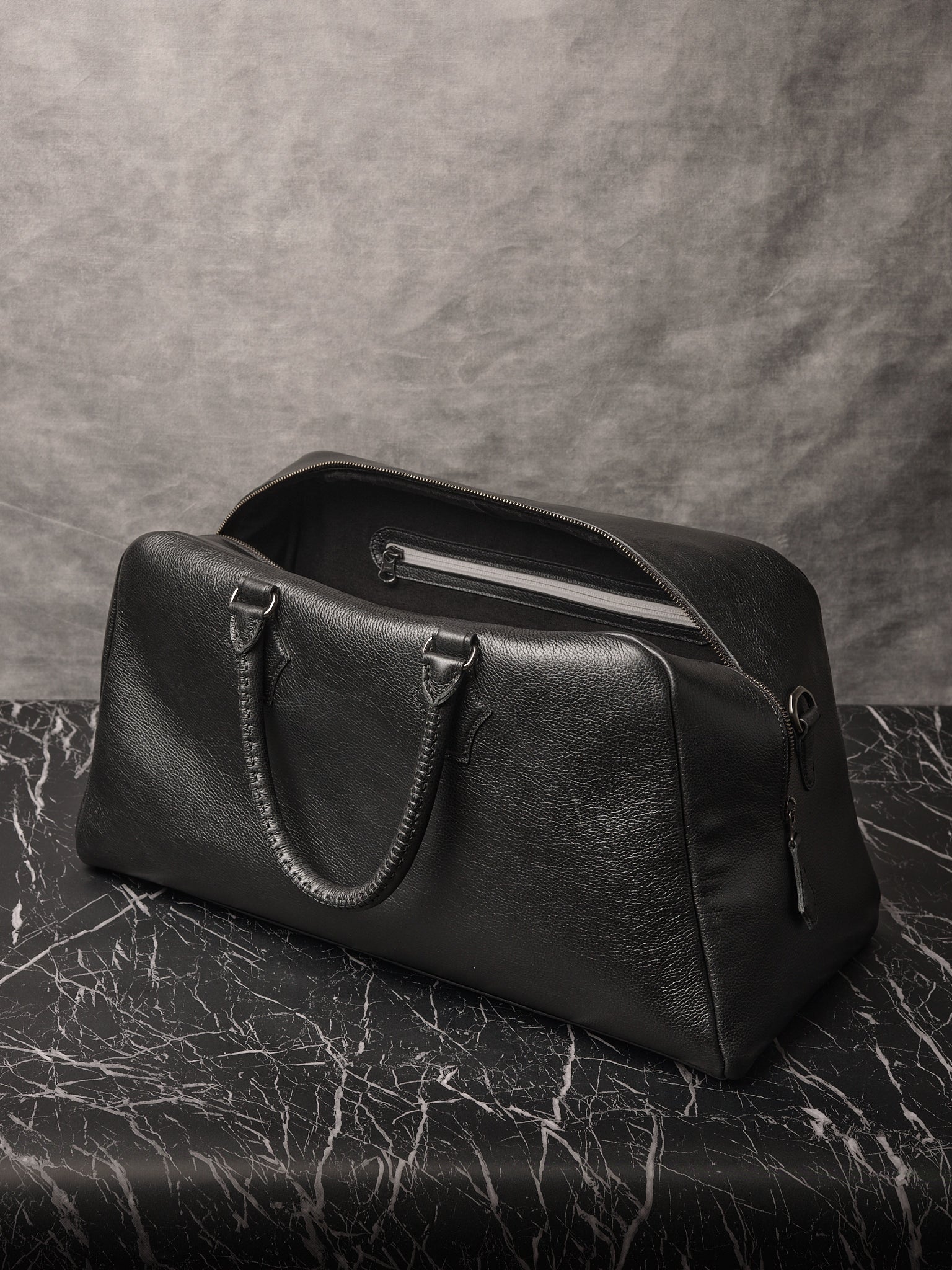 Color-coded Zip Pockets. Extra Large Weekender Bag Black by Capra Leather