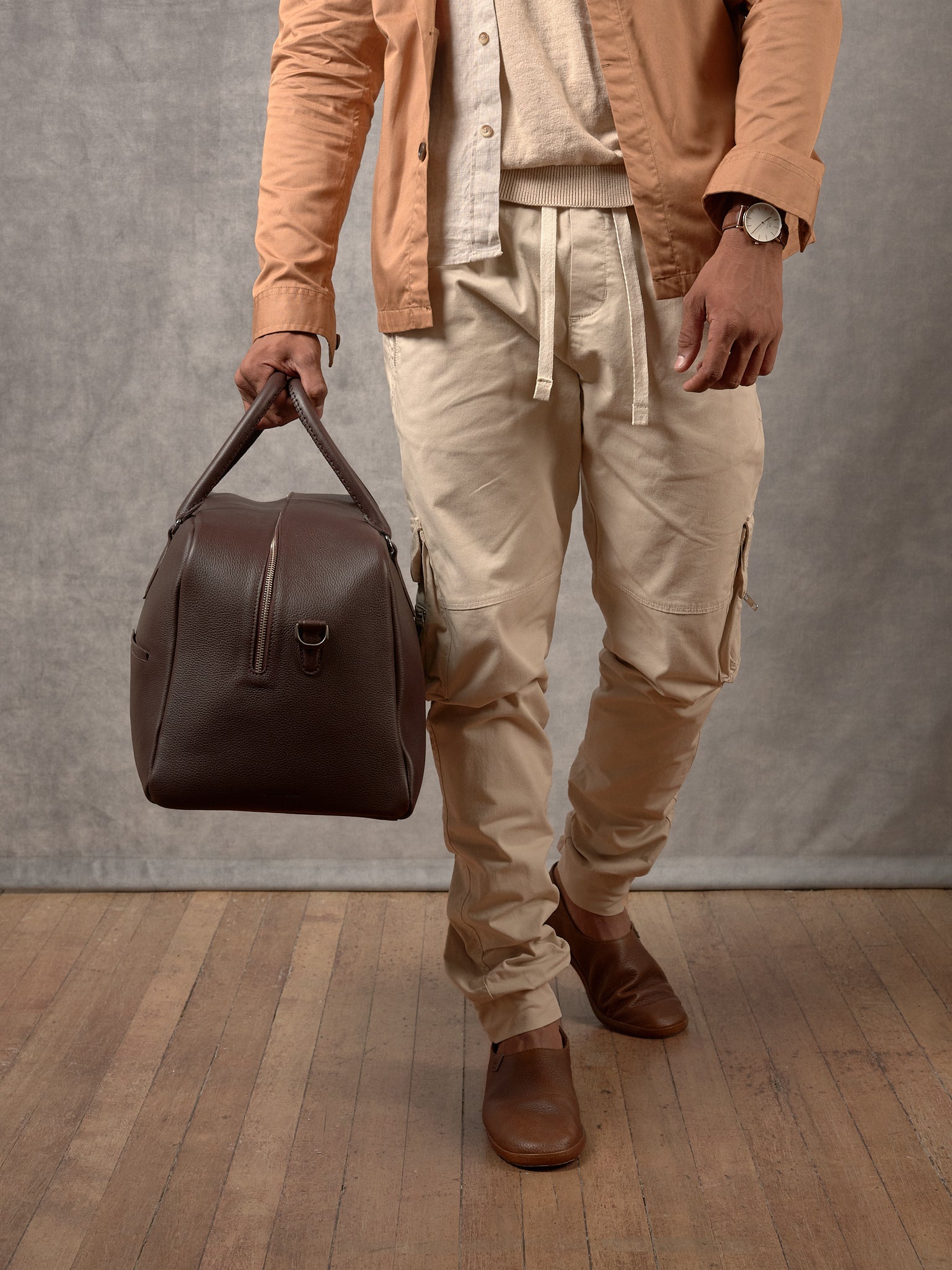 Hand-stitched Handles. Best Weekender Bag Dark Brown by Capra Leather