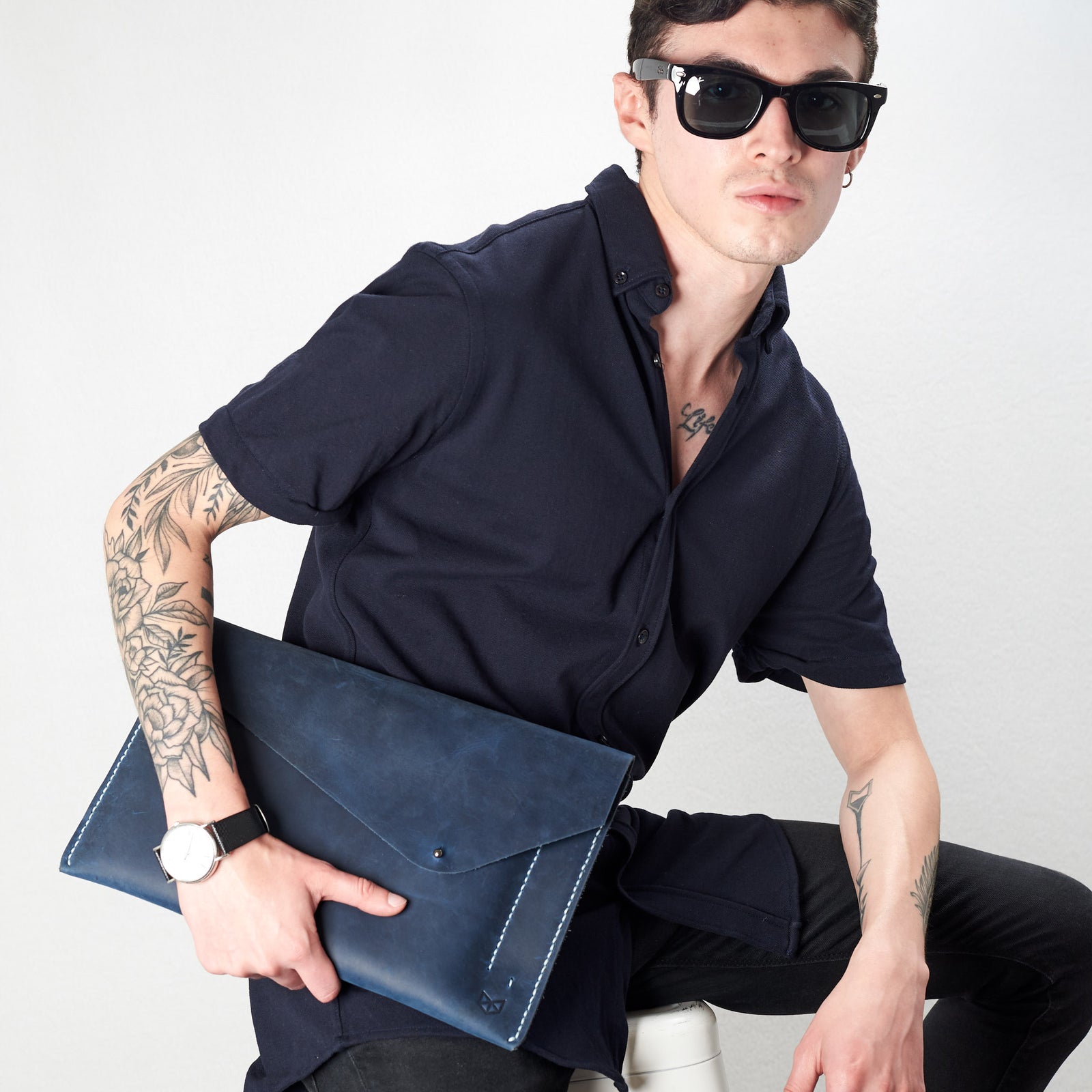 Style holding case. Blue draftsman 5 case by Capra Leather. Remarkable sleeve.