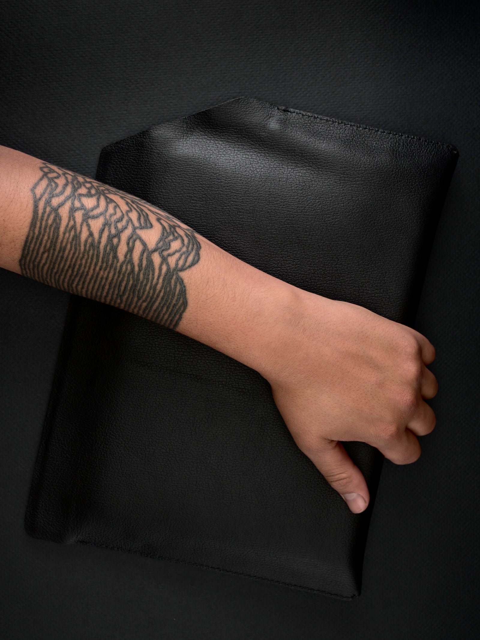 Style. Draftsman 7 iPad Sleeve Cover Black, iPad Pro 11-inch, iPad Pro 12.9-inch, M1 Chip by Capra Leather