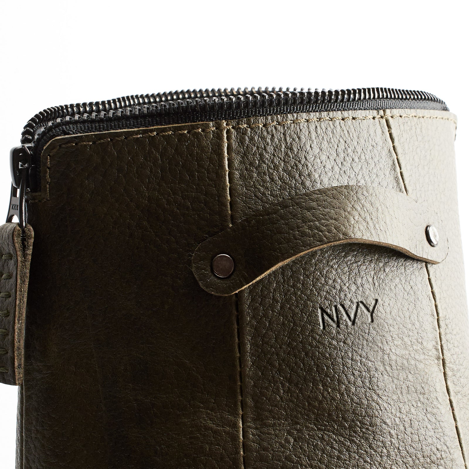 Custom engraving. Green leather boxer dopp kit for men. Custom groomsmen gifts. Travel bag for men