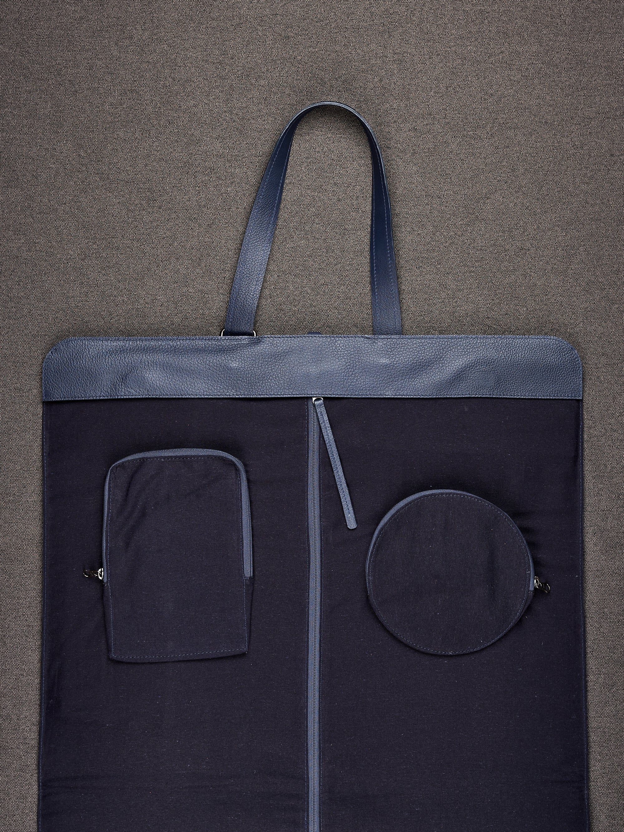 Internal Pockets. Foldable Suit Bag Navy by Capra Leather