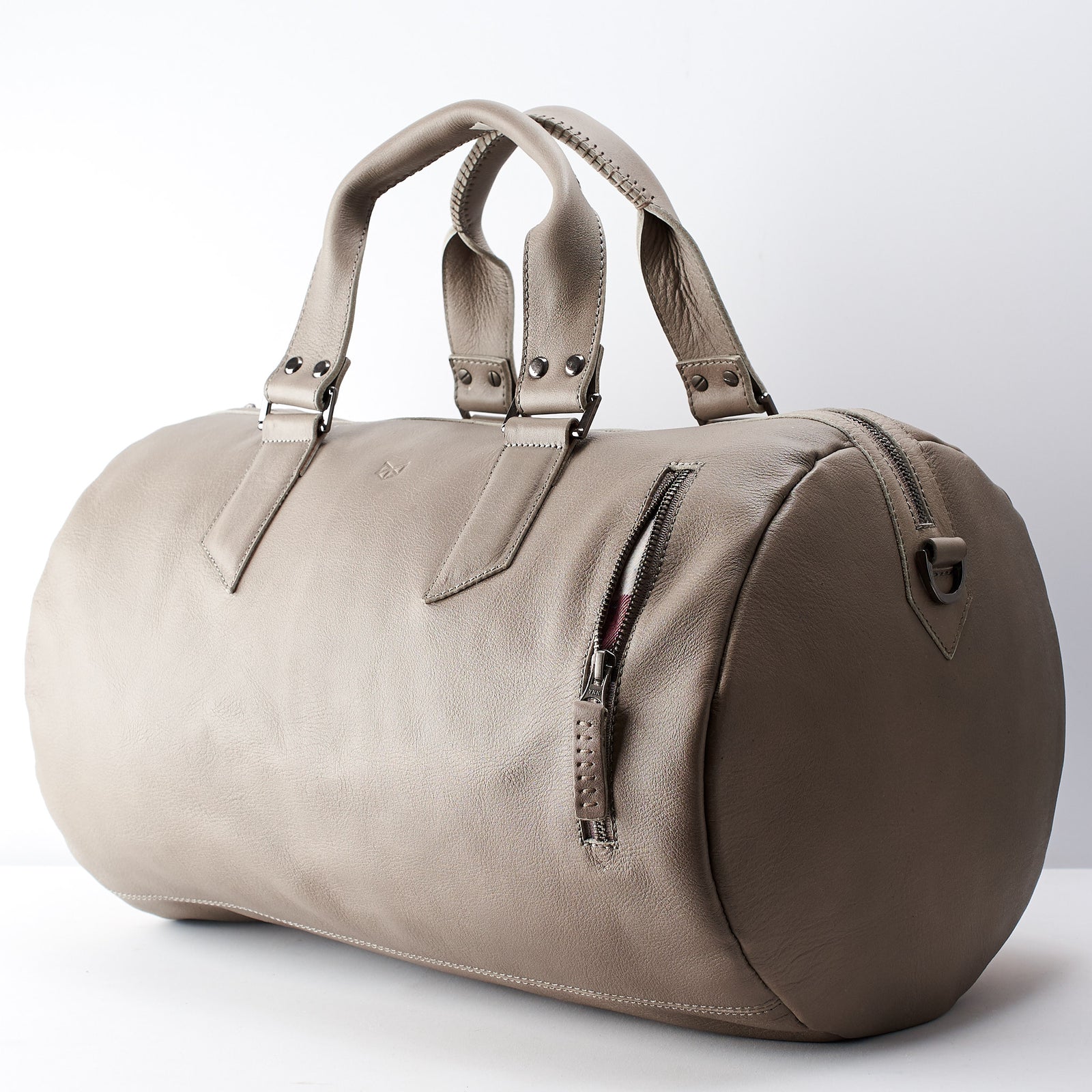 Front pocket. handcrafted Grey leather duffle bag for men. Grey leather carryall bag.