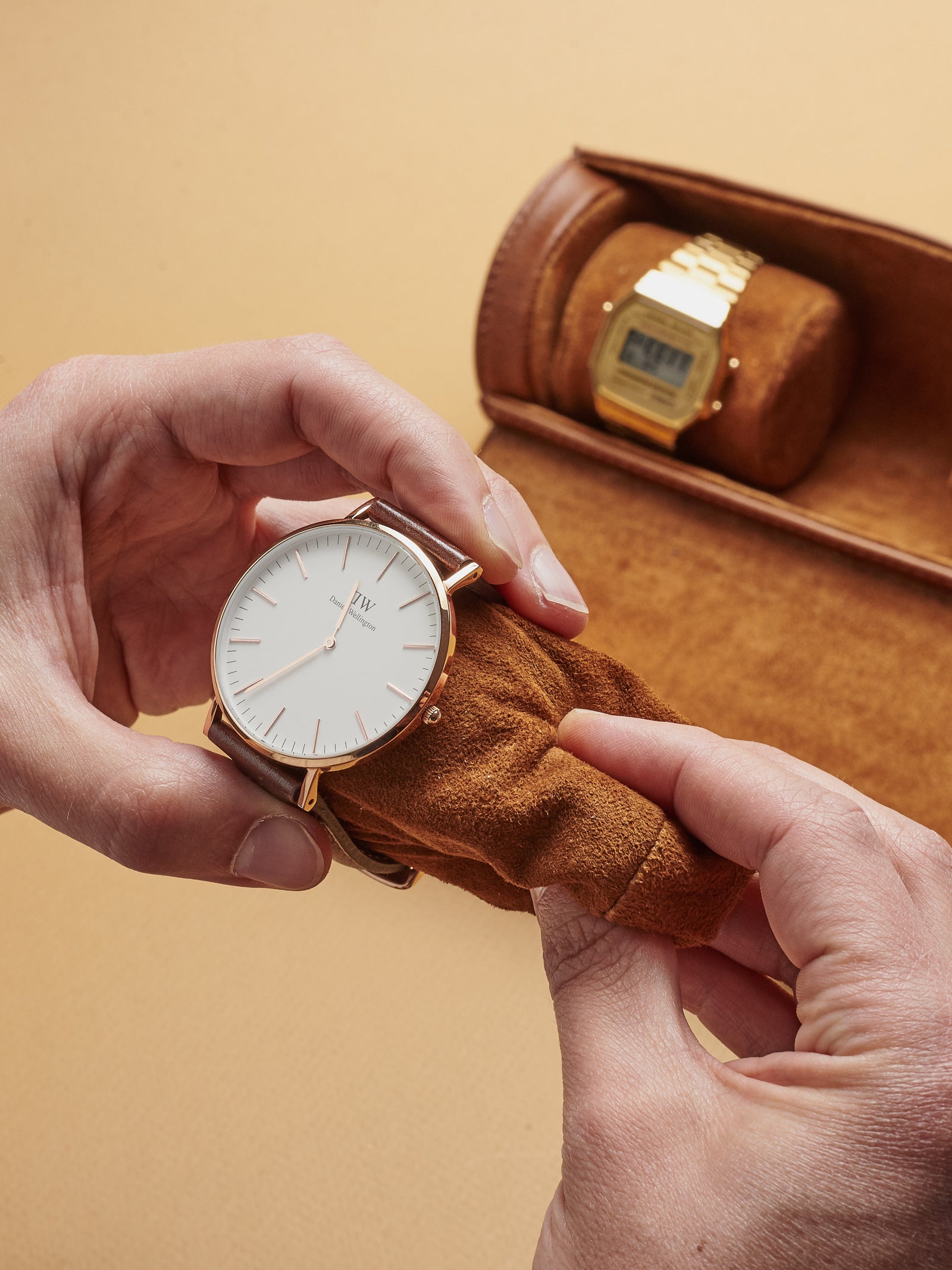 Daniel Wellington watch case tan by Capra Leather