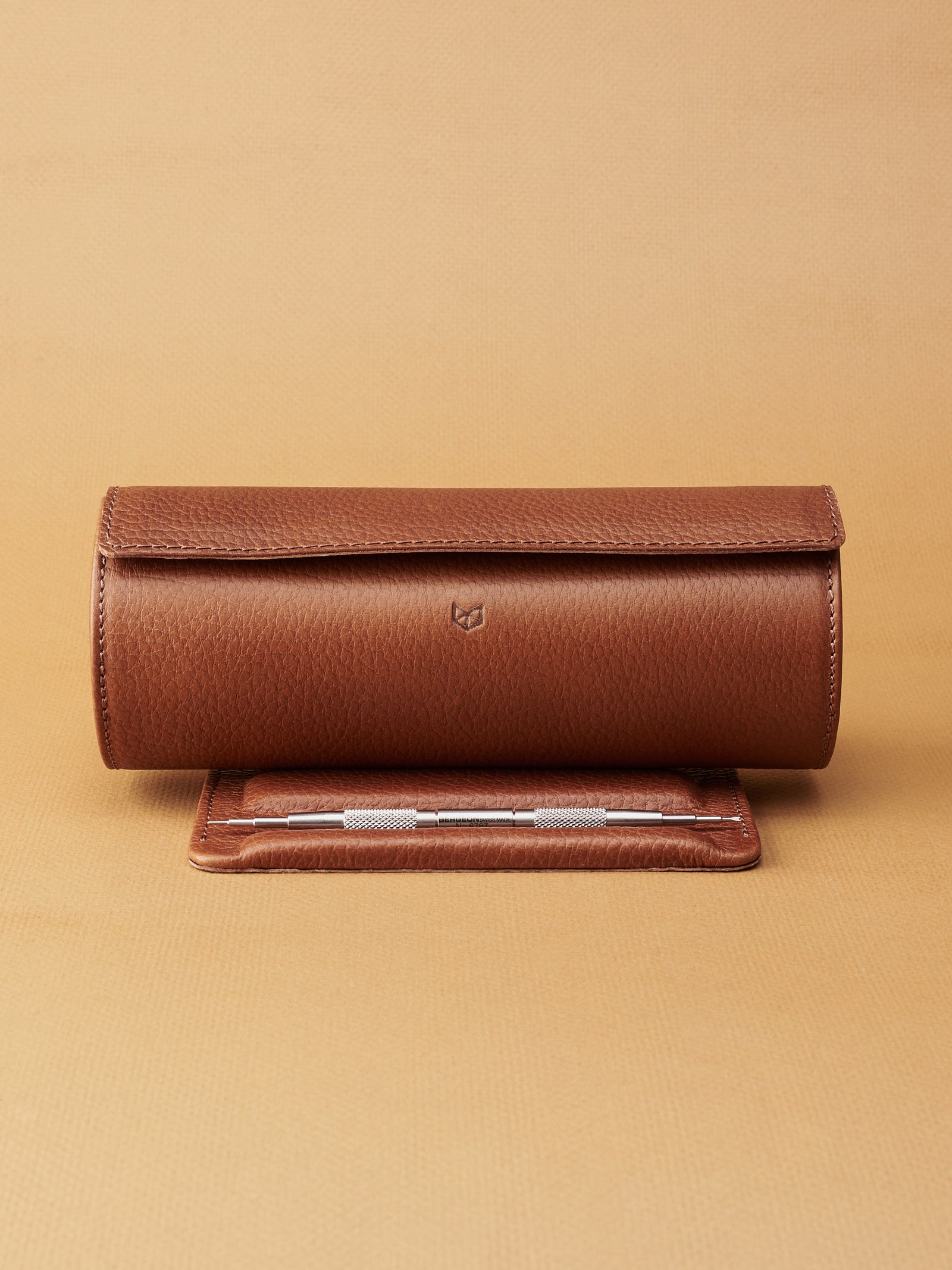 Wolf watch roll tan by Capra Leather