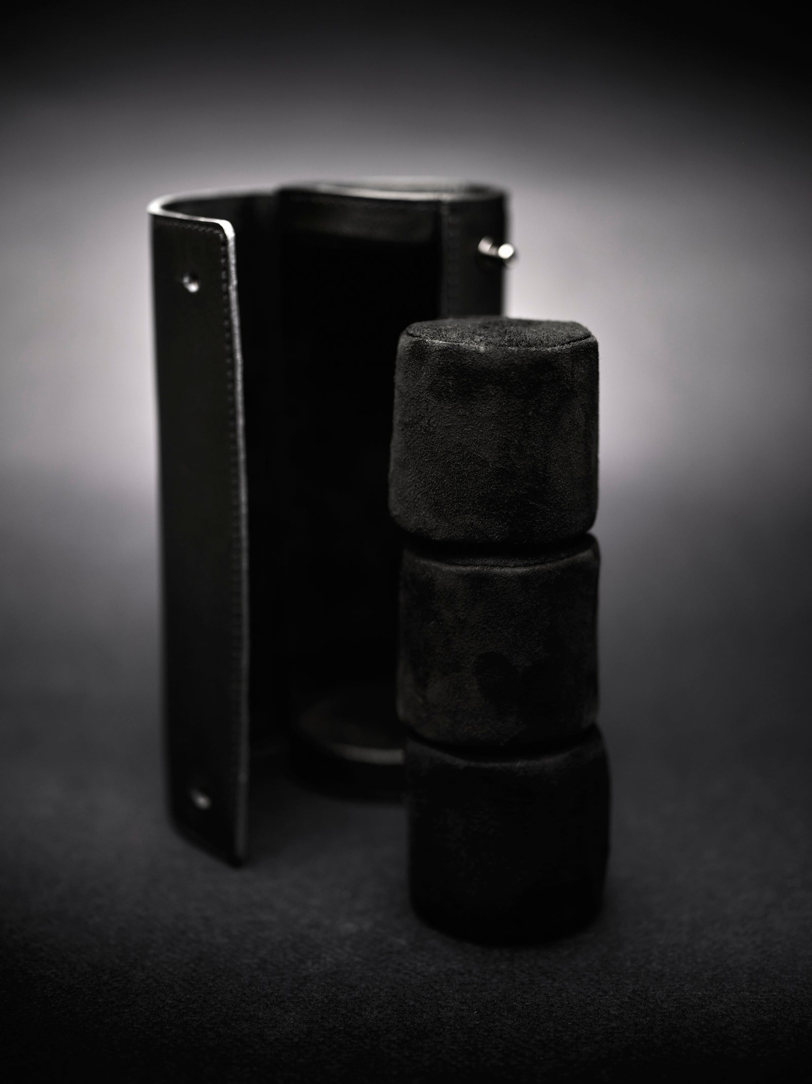 Watch case travel black by Capra Leather