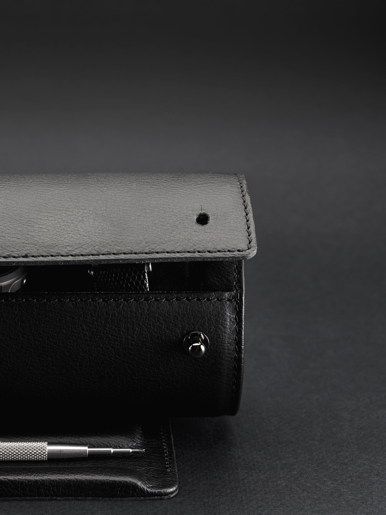 Wolf watch case black