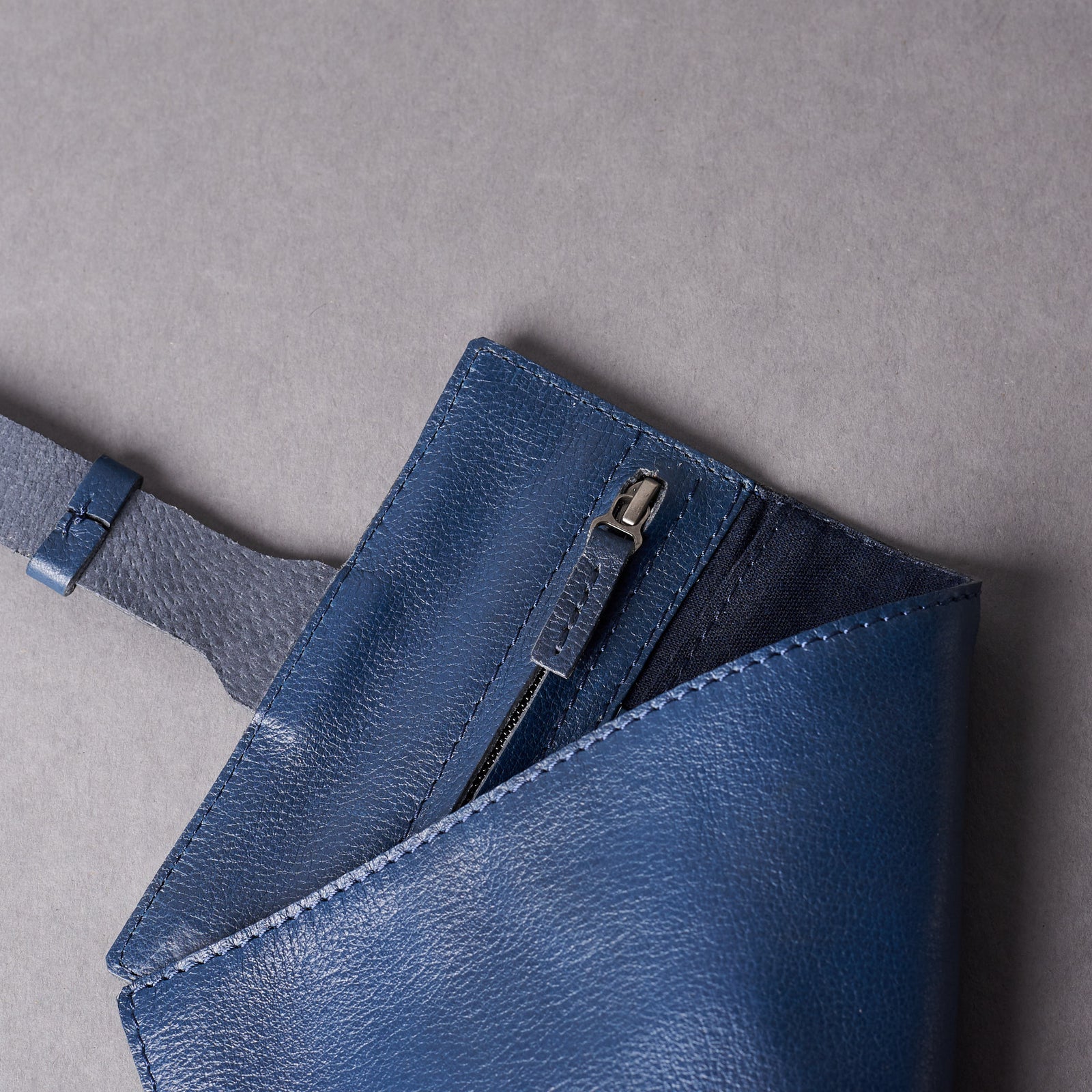 Travellers watch roll collector case navy