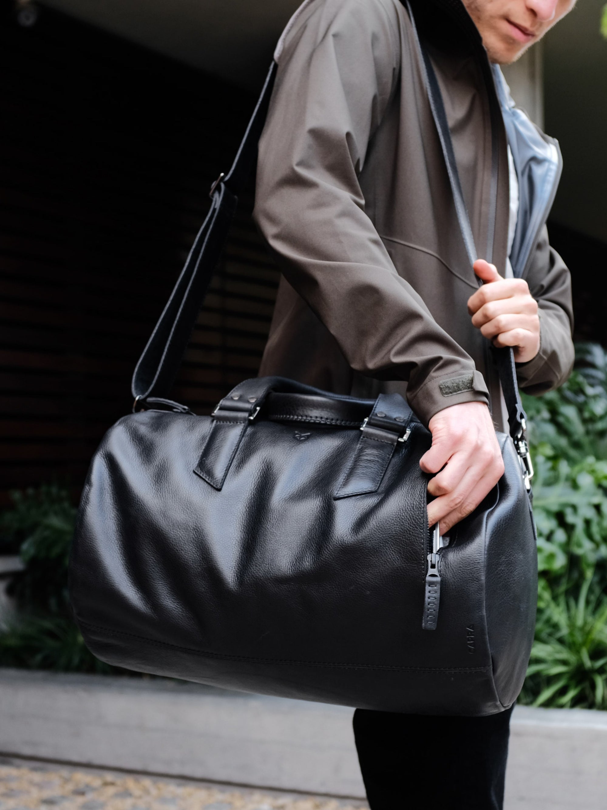 Substantial duffle bag black by Capra Leather
