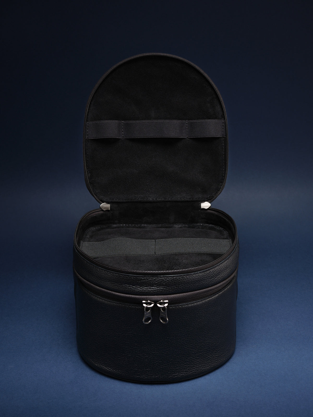 Elastic Organization Slots. Augmented Reality Headset. Travel Case for VR Headset Black by Capra Leather