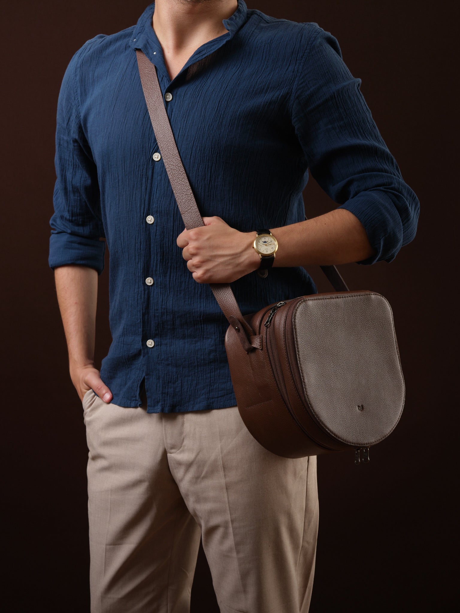 Sleek Shoulder Strap. VR Headset Accessories. Headset Case Brown by Capra Leather