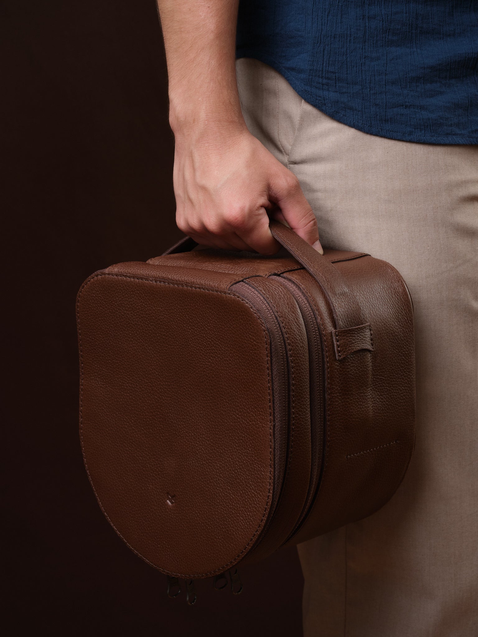 Easy to carry handle. Leather Case for Apple Vision Pro. VR Case Brown by Capra Leather
