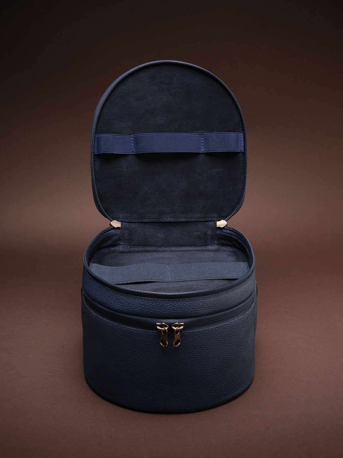 Elastic Organization Slots. Apple Vision Pro. Headset Case Navy by Capra Leather