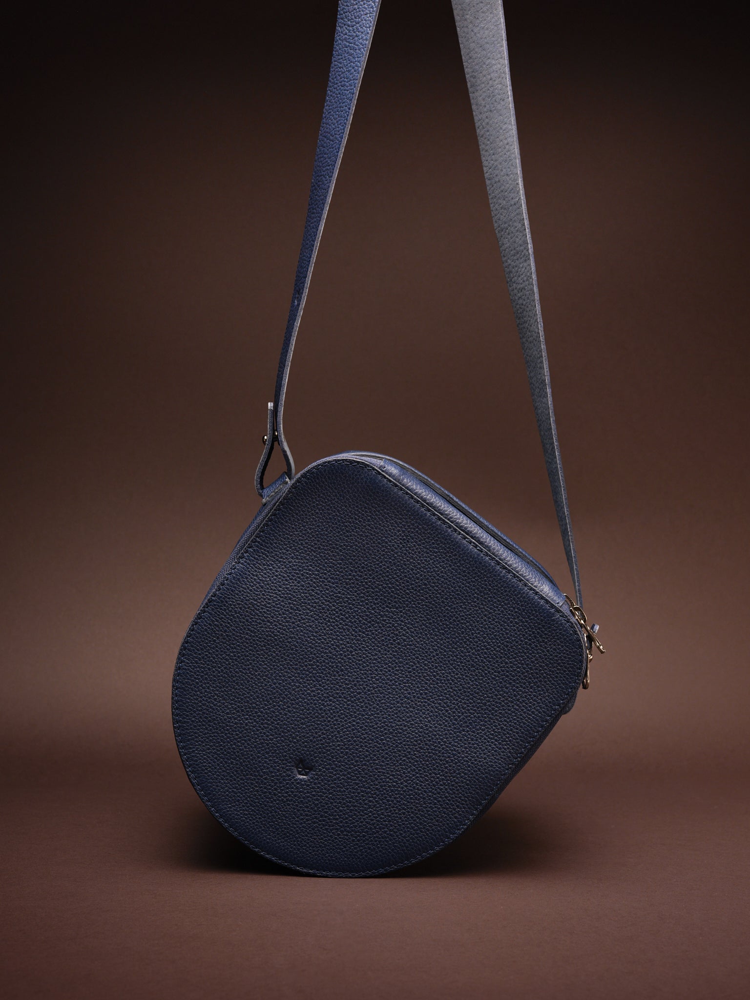Removable Shoulder Strap. Apple Virtual Reality Headset. Carry Case Navy by Capra Leather