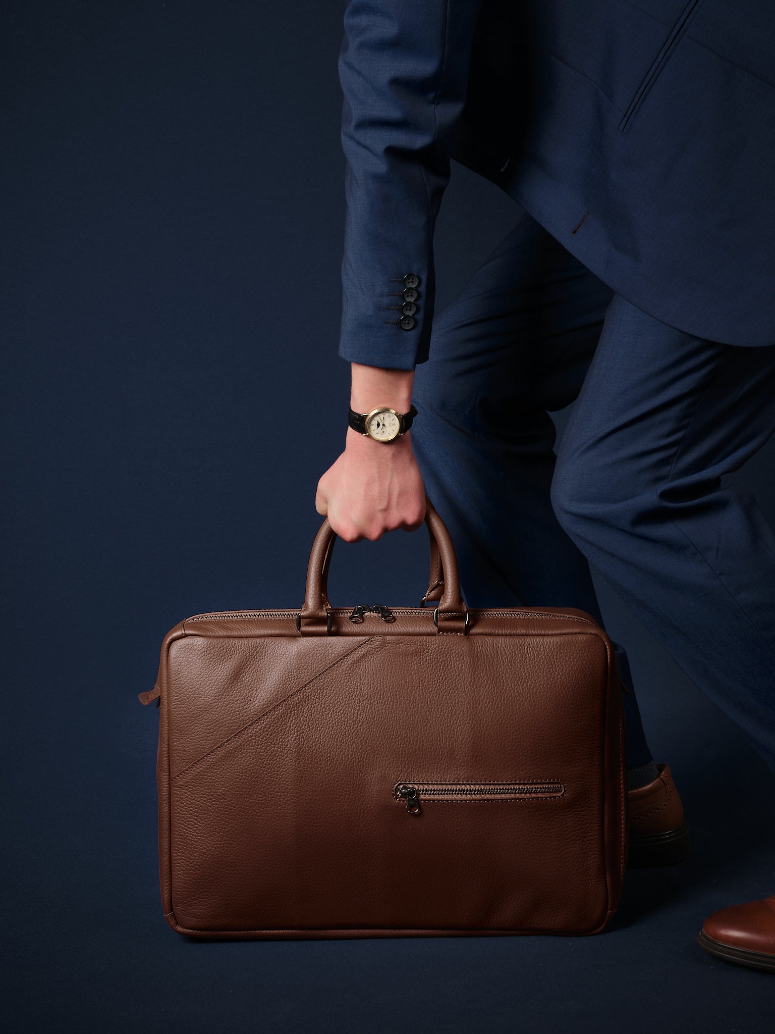 Cylindrical handles. Briefcase Laptop Brown by Capra Leather