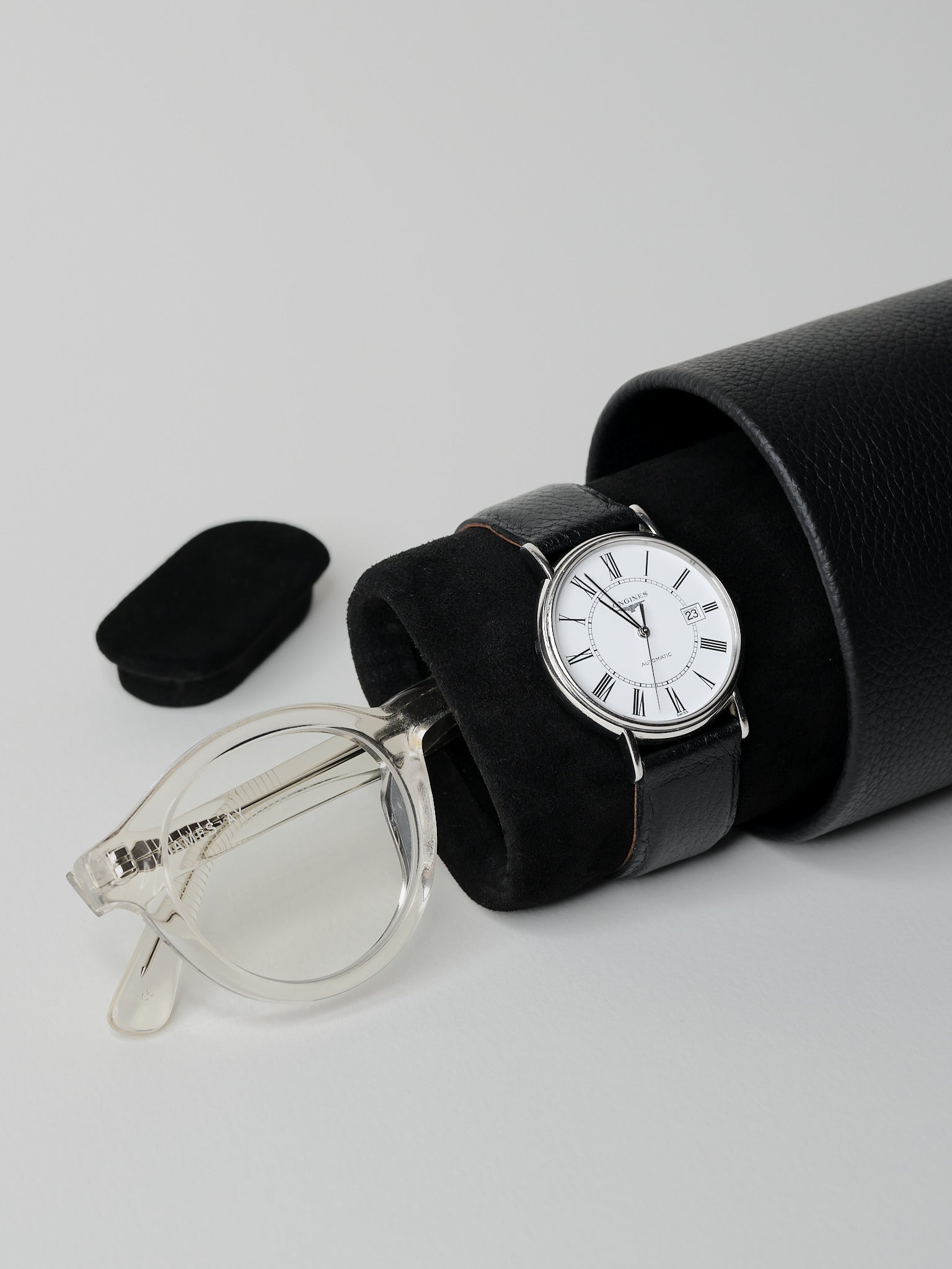 Dedicated glasses compartment in the Chronopod, ensuring safe transport.