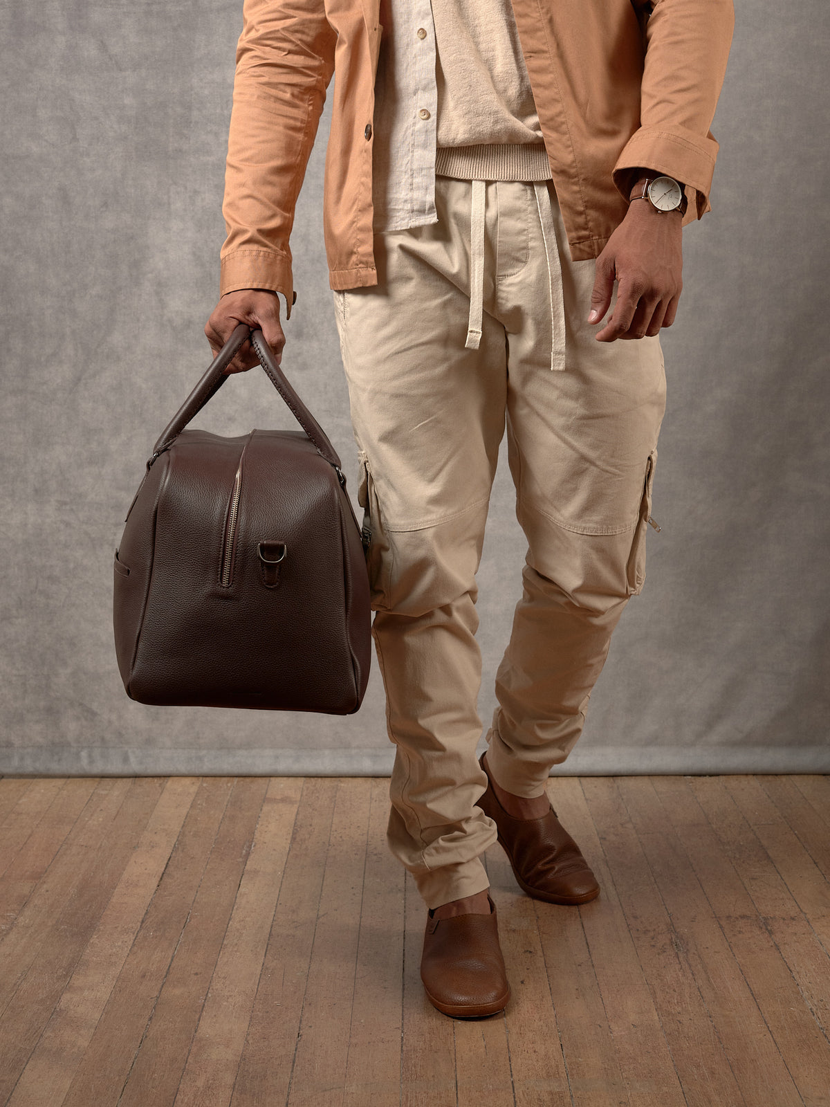 Hand-stitched Handles. Best Weekender Bag Dark Brown by Capra Leather