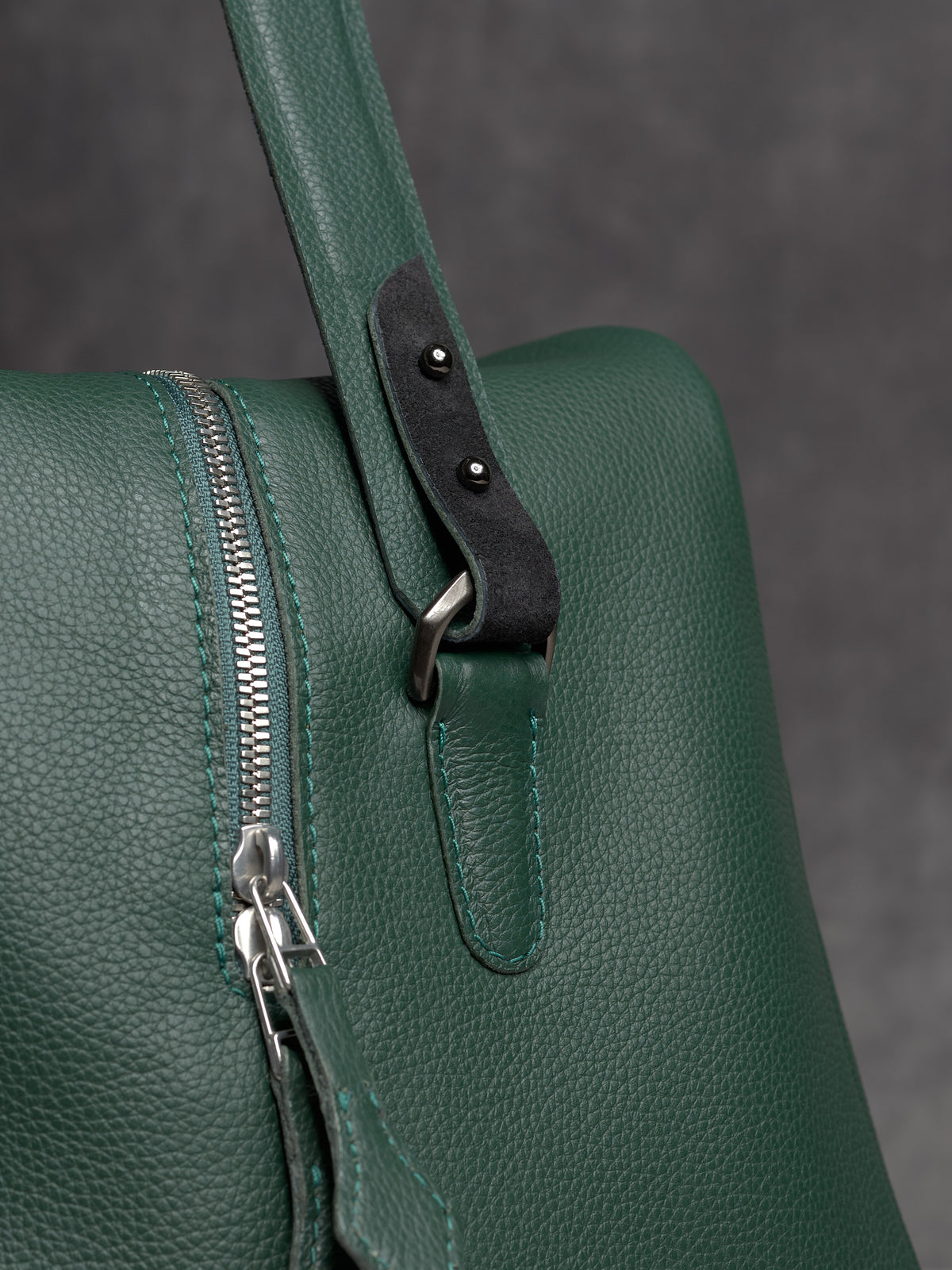 Cross-diagonal Zipper. Weekend Bag Mens Green by Capra Leather