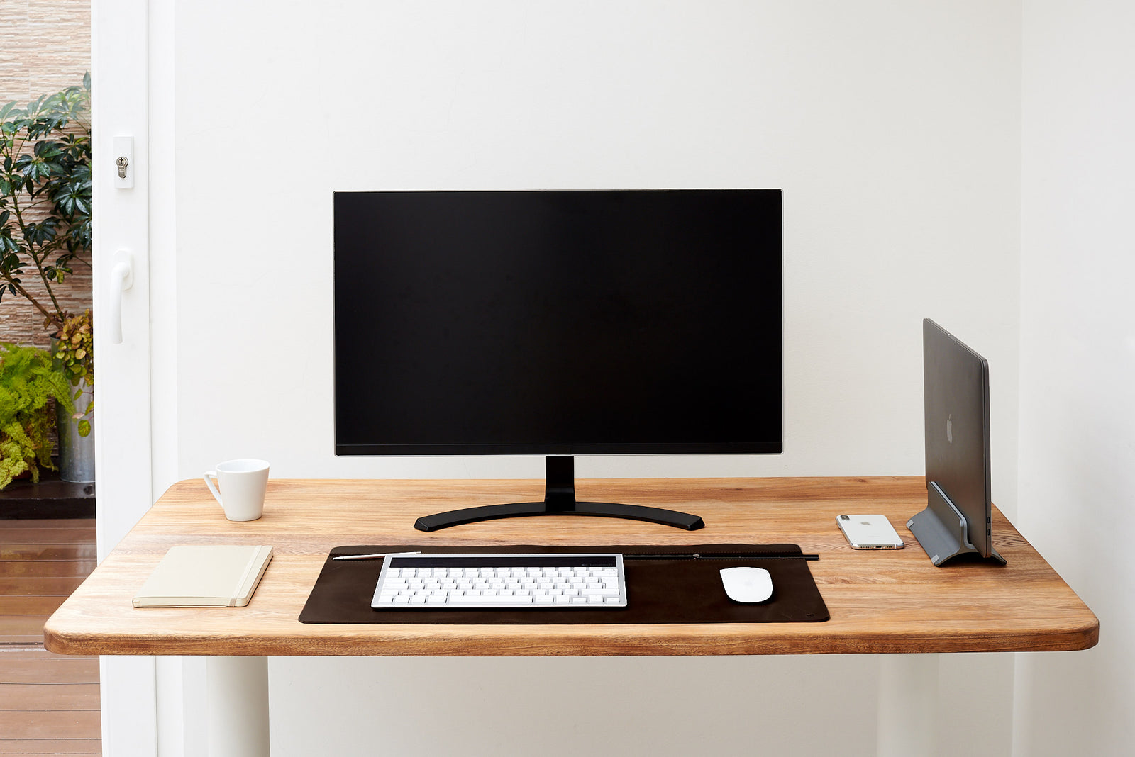 Bespoke leather desk pad crafted with precision.
