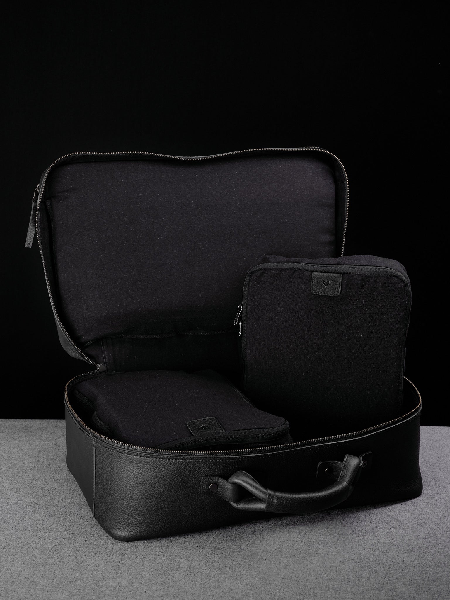 Linen Packign Cubes. Large Duffle Bag Black by Capra Leather