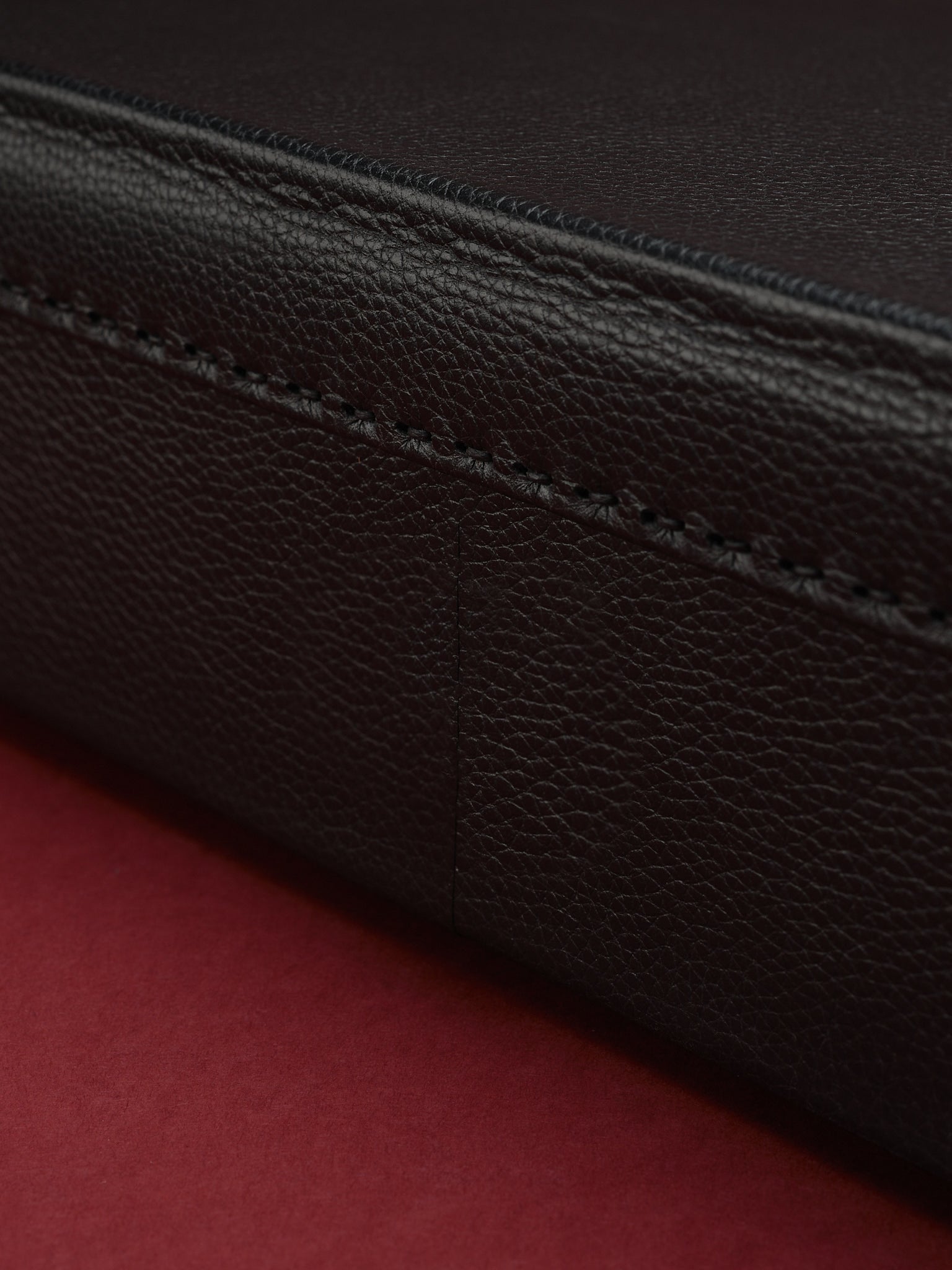 Hand-stitched Details. Storage Case for Watches Black by Capra Leather