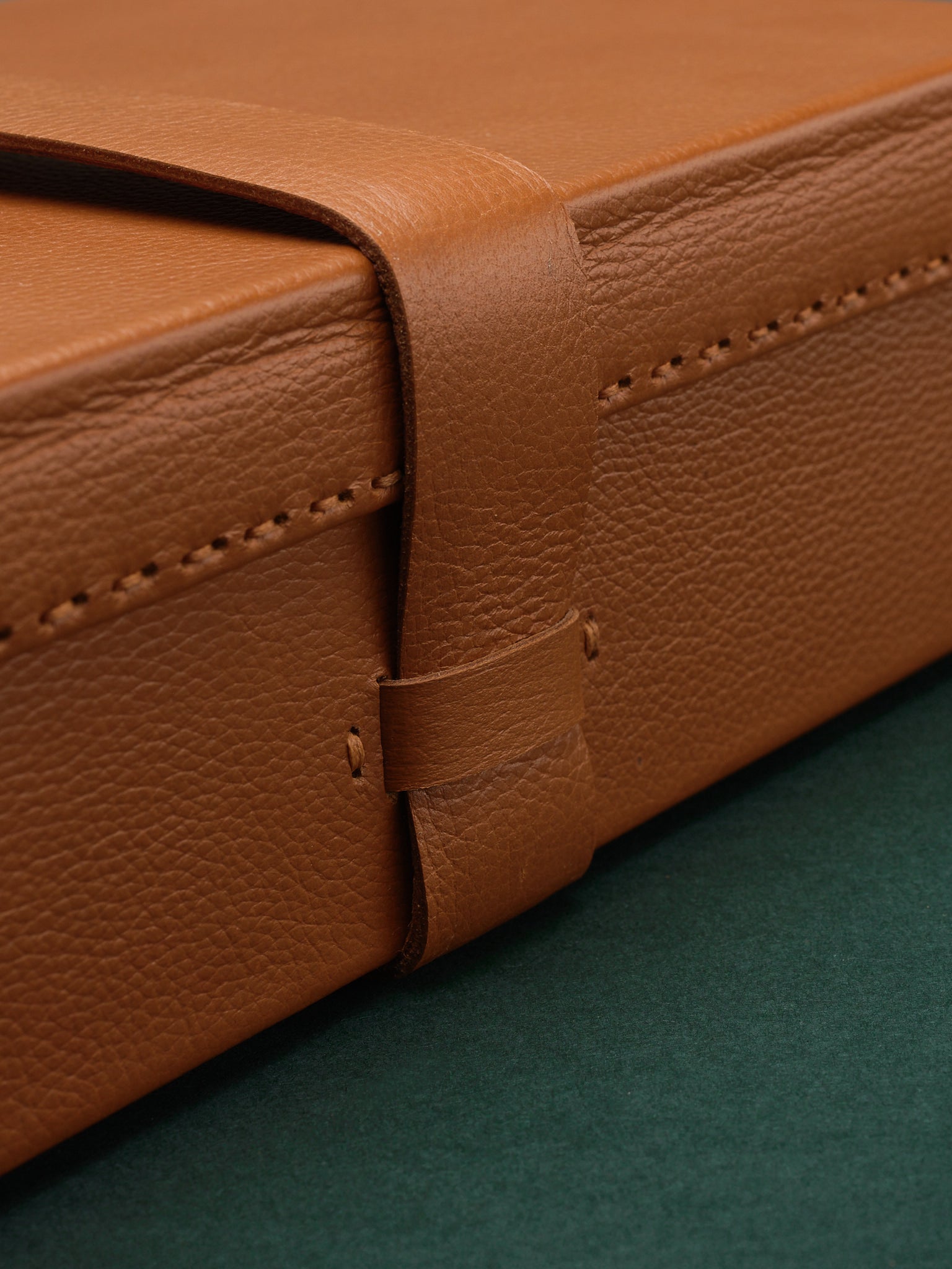 Hand-stitched Details. Luxury Watch Box Tan by Capra Leather