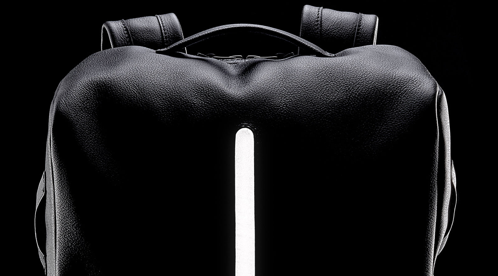 Reflective strips. Oxye Bike Backpack by Capra Leather