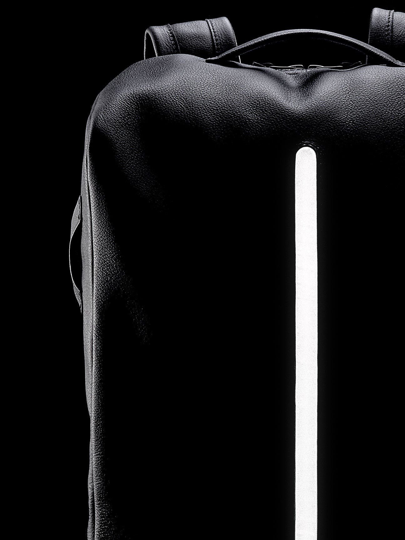 Reflective strips. Oxye Bike Backpack by Capra Leather