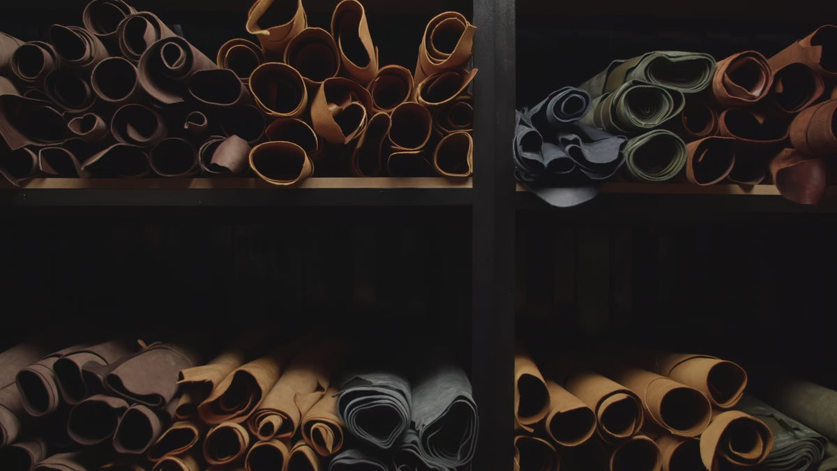A day in the Capra Leather studio: leather cut and stitched by hand in Bogotá