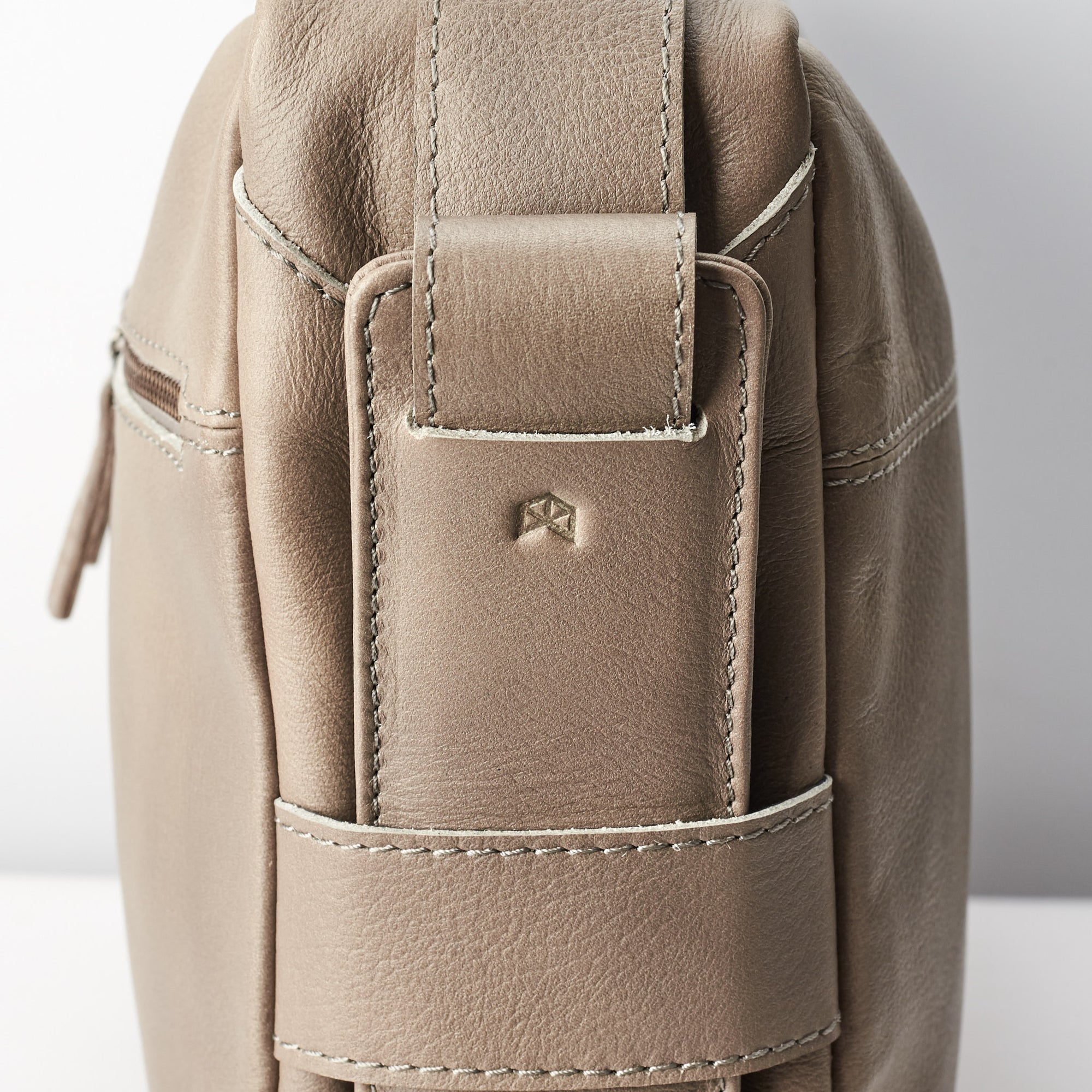 Extra padded shoulder strap. Grey handmade leather messenger bag for Men by Capra Leather. Macbook Pro 13 inch 15 inch leather bag. Unique mens bag 