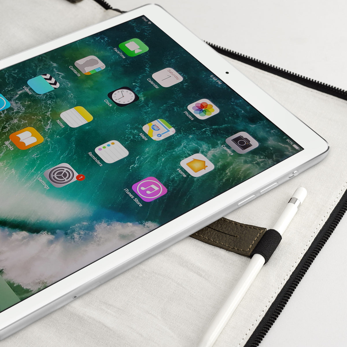 iPad Pro 10.5 and 12.9 inch case. Green Leather Laptop Portfolio Case. Laptops & devices Bag.