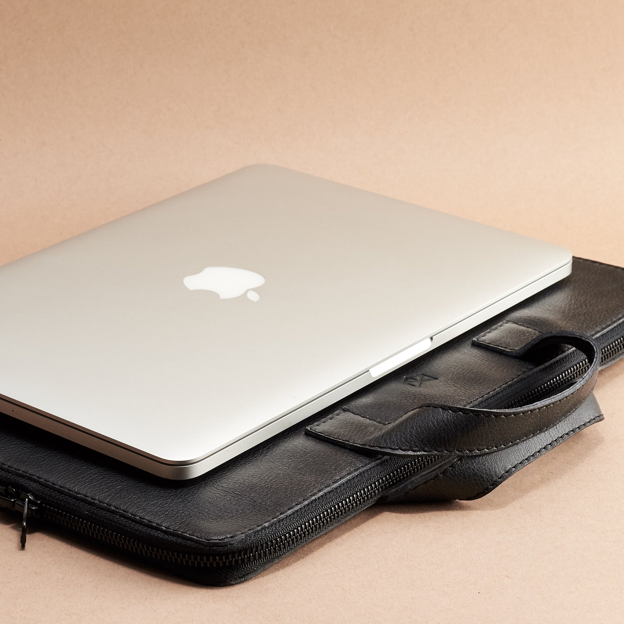 MacBook Pro 13-inch bag. Black Laptop Portfolio. Business Document Organizer by Capra Leather