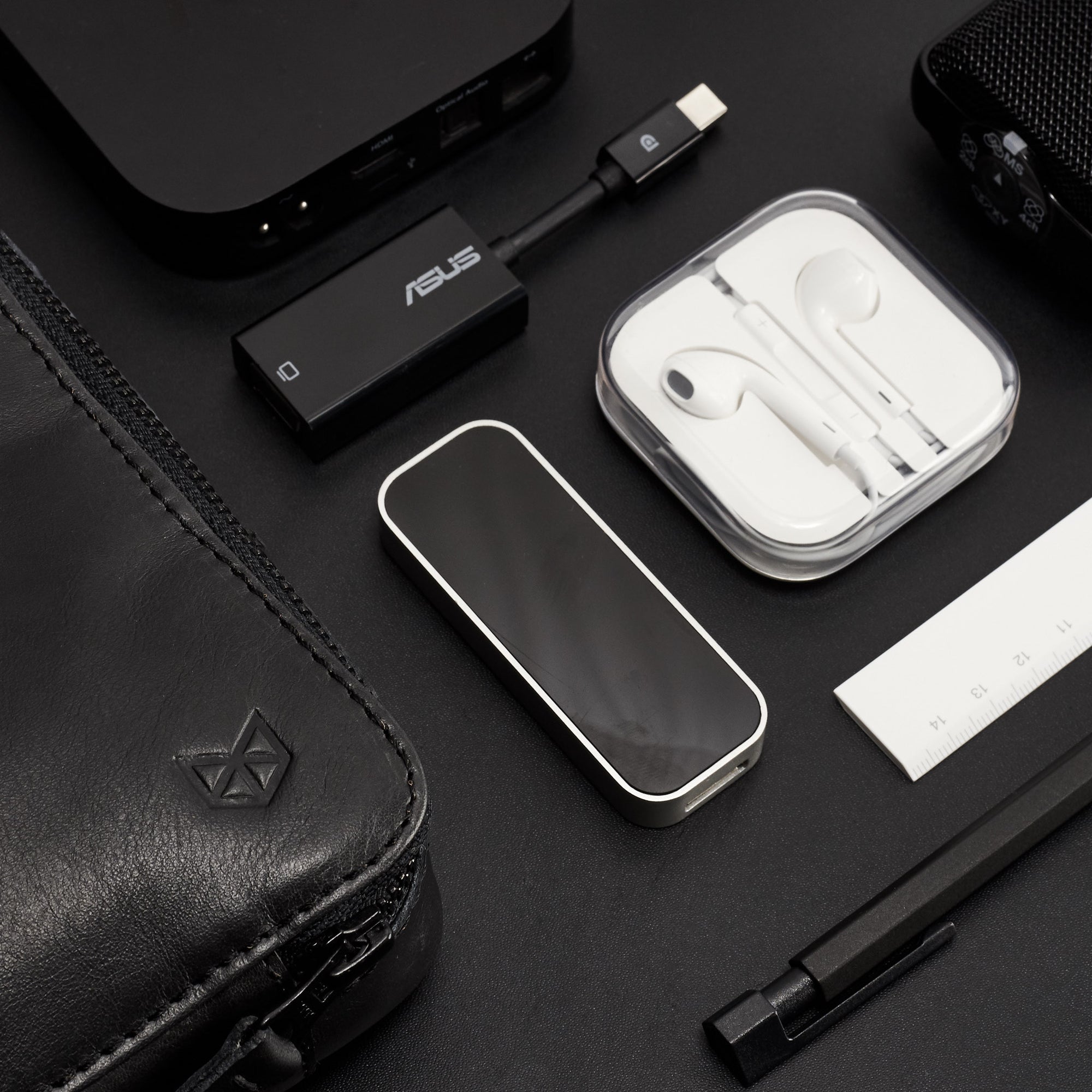 Stylish gadgetry. Black EDC gear bag by Capra Leather