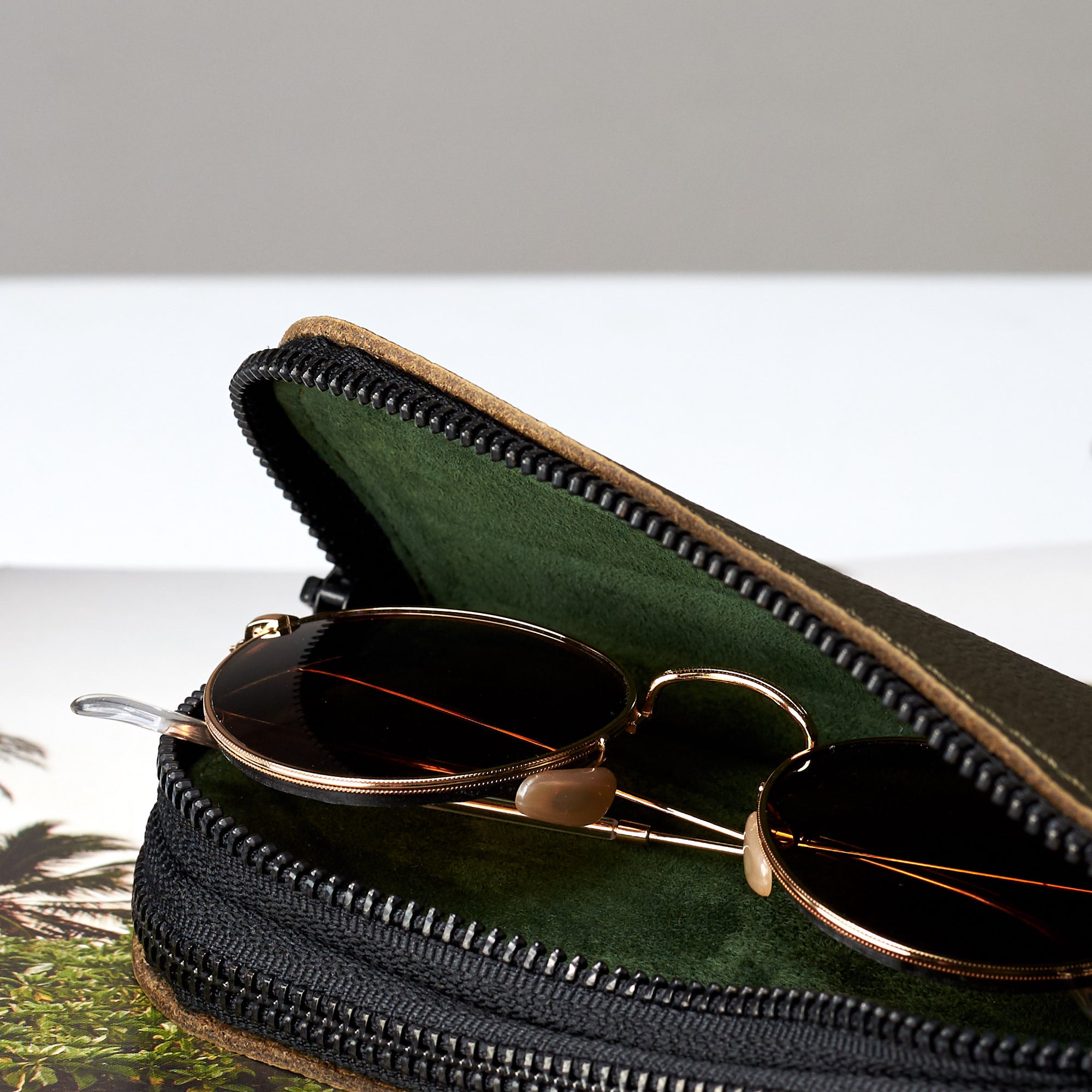 Style double glasses case green suede details by Capra Leather