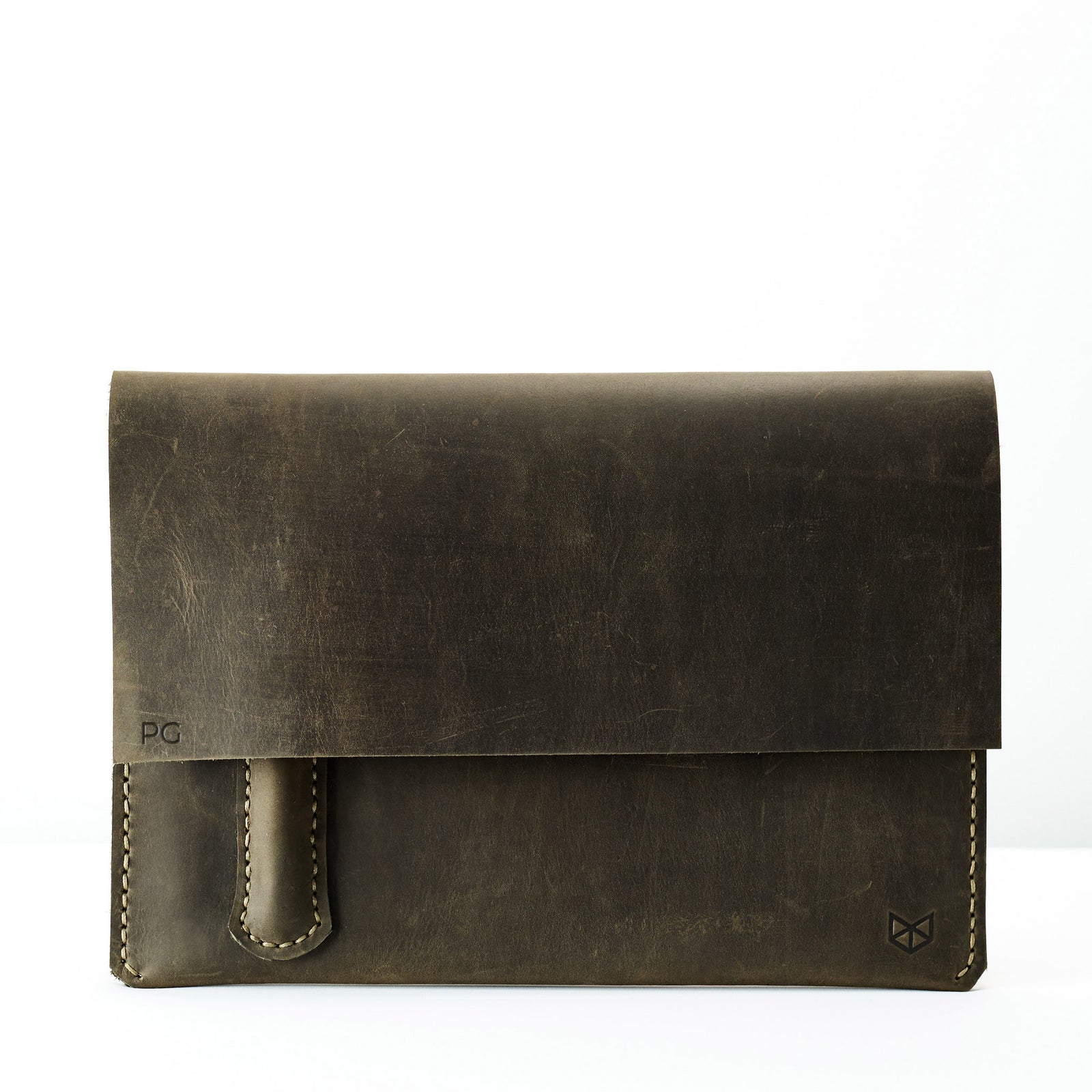 Custom engraving. Green Pixelbook Chromebook leather sleeve with  pencil holder