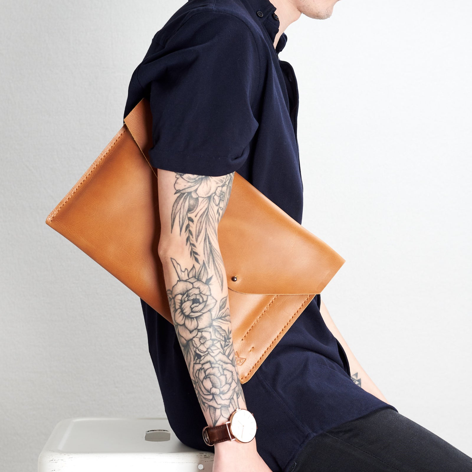 Style Holding Case by Side. iPad Sleeve. iPad Leather Case Tan With Apple Pencil Holder by Capra Leather