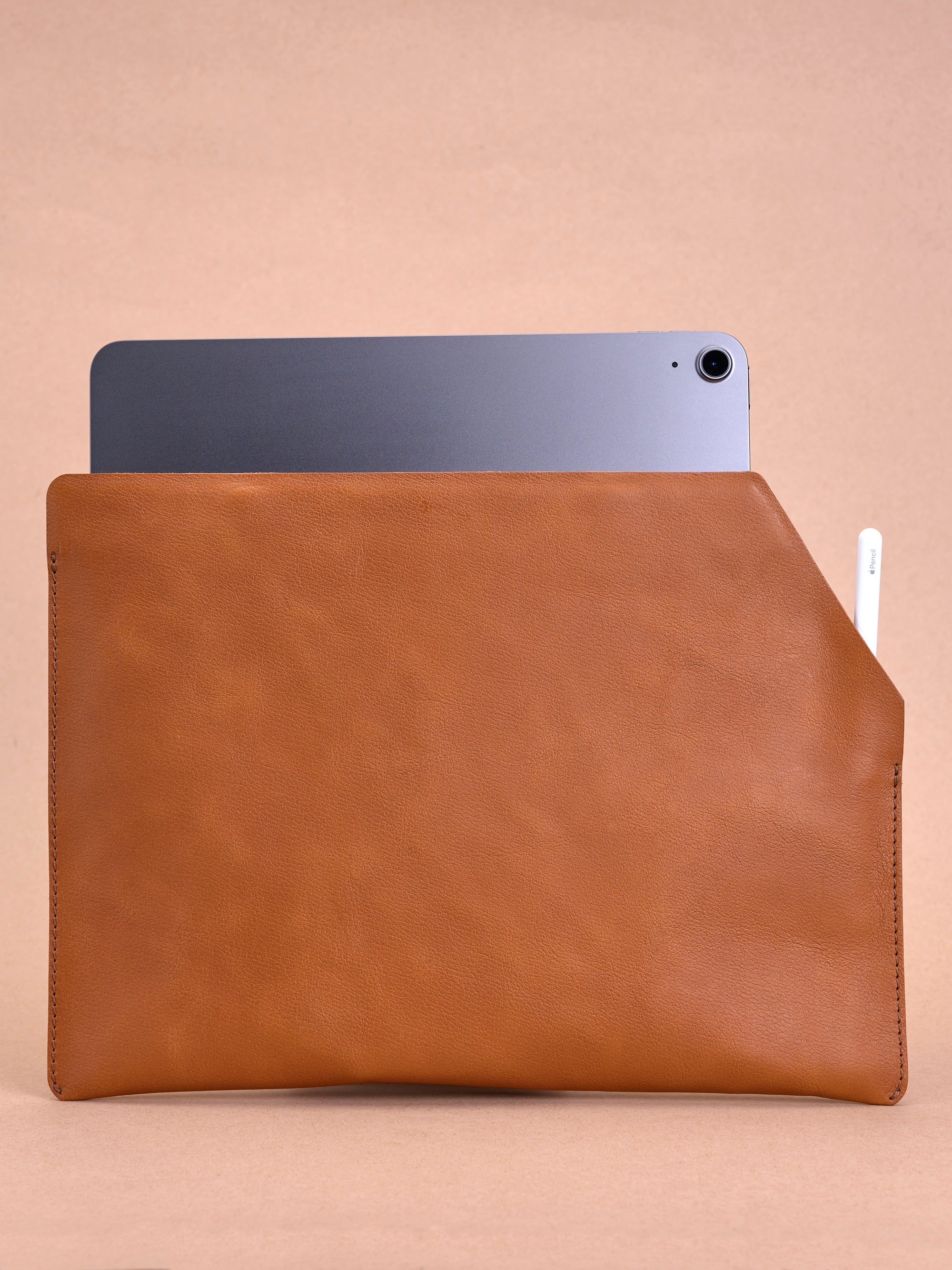 Full grain leather. Draftsman 7 iPad Sleeve Cover Tan, iPad Pro 11-inch, iPad Pro 12.9-inch, M1 Chip by Capra Leather