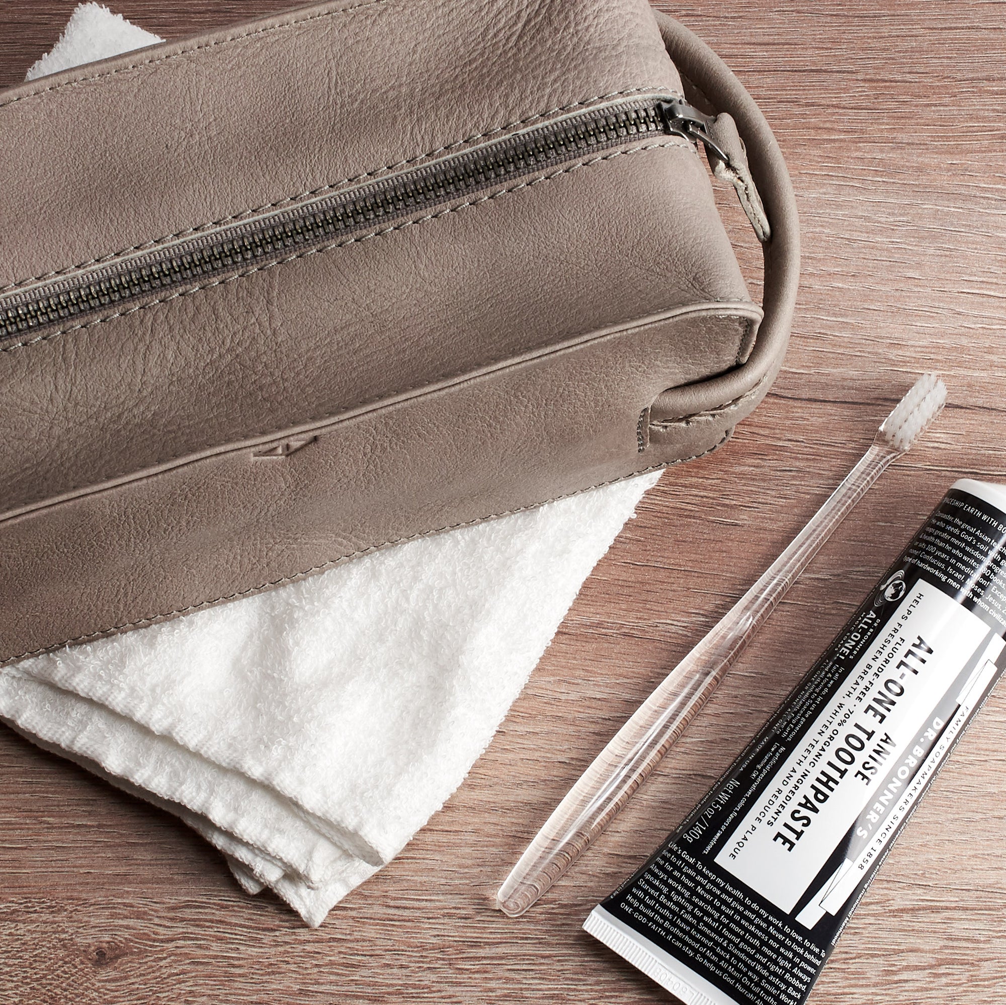YKK metallic zippers. Grey leather shaving bag. Groomsmen gifts for men. Handmade leather travel toiletry bag