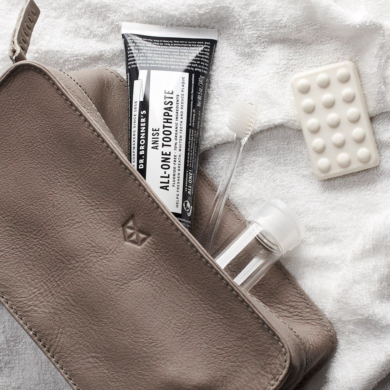 Travel toiletries. Grey leather shaving bag. Groomsmen gifts for men. Handmade leather travel toiletry bag