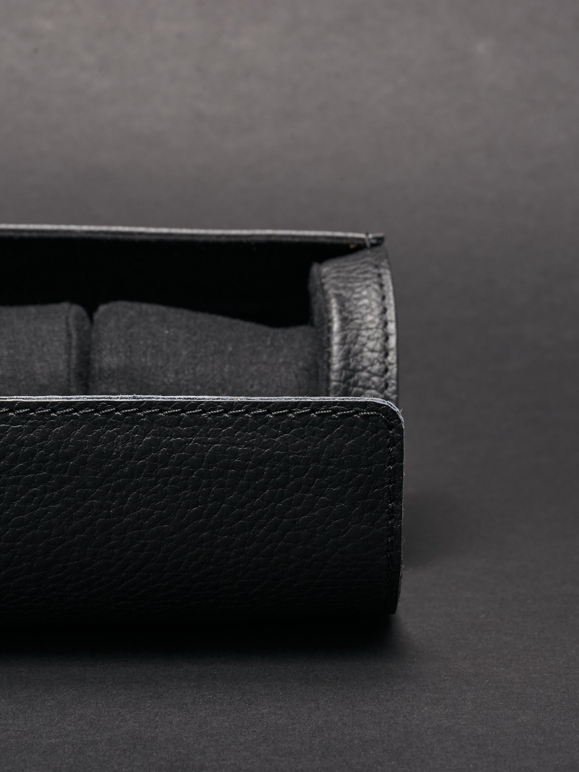 Watch holder black by Capra Leather