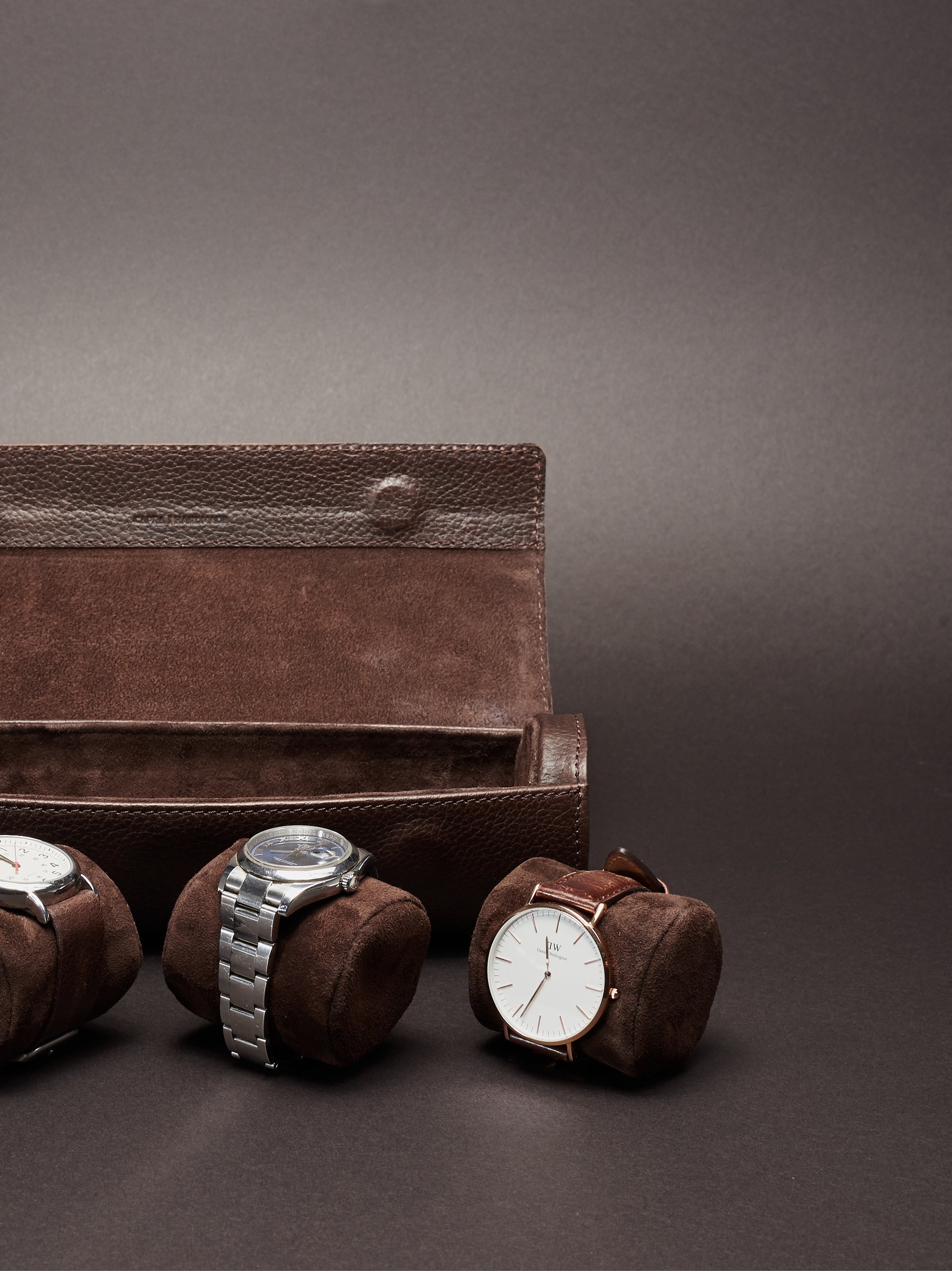 Traveling watch case dark brown by Capra Leather