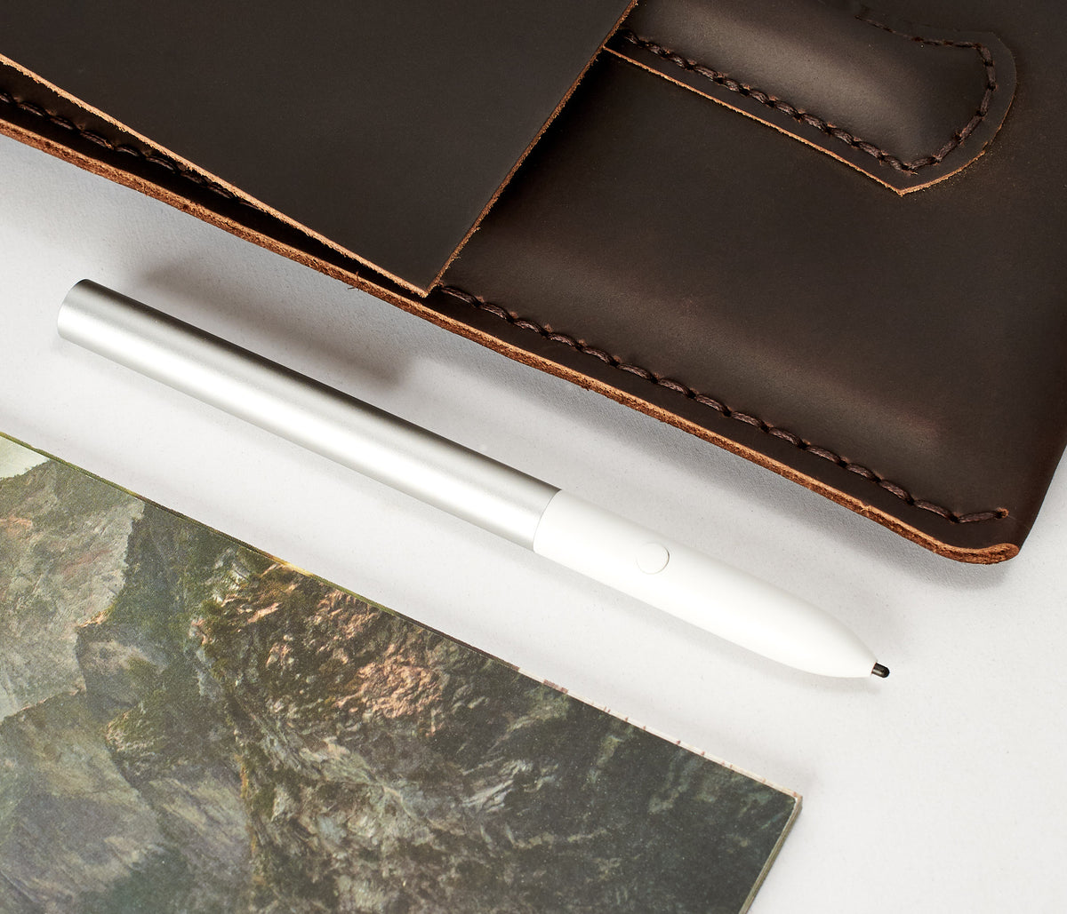 Style. Google Pixelbook laptop dark brown sleeve with pencil holder