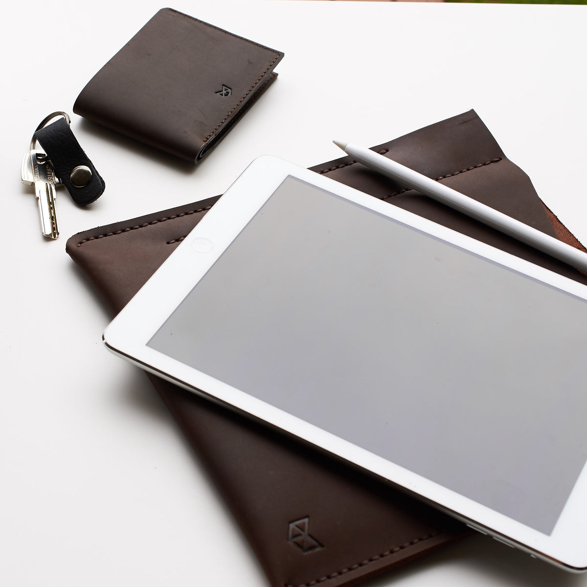 Style. Marron hand stitched iPad pro leather sleeve. iPad cover, iPad protector, hand stitched cases for men