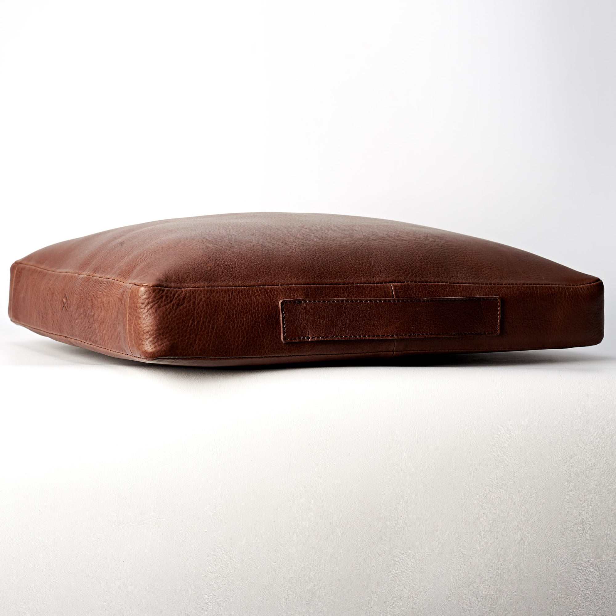 Side handler. travel meditation cushion. Leather meditation cushion, perfect for yoga and meditation. Modern squared zafu
