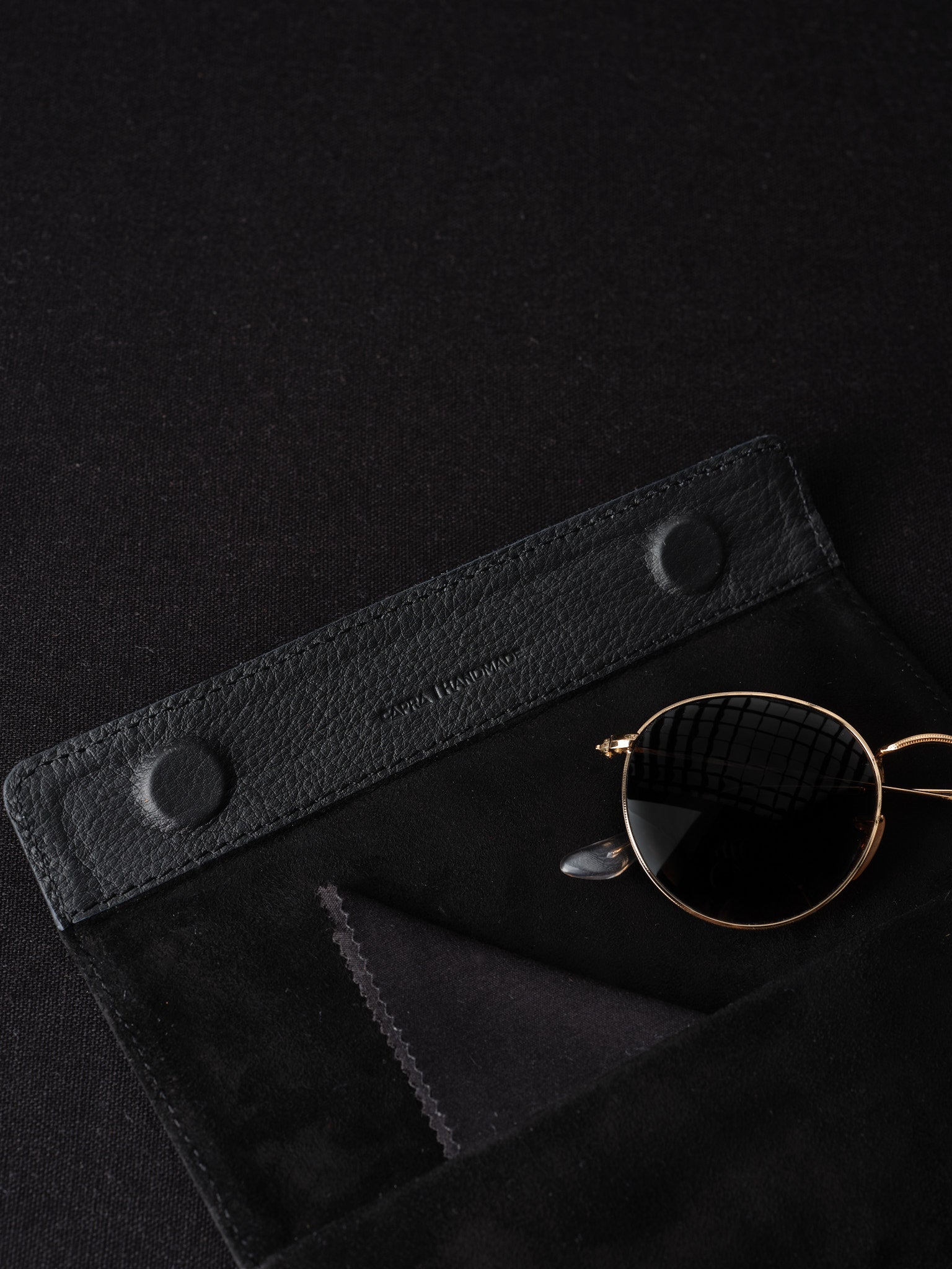 glasses organizer black by Capra Leather