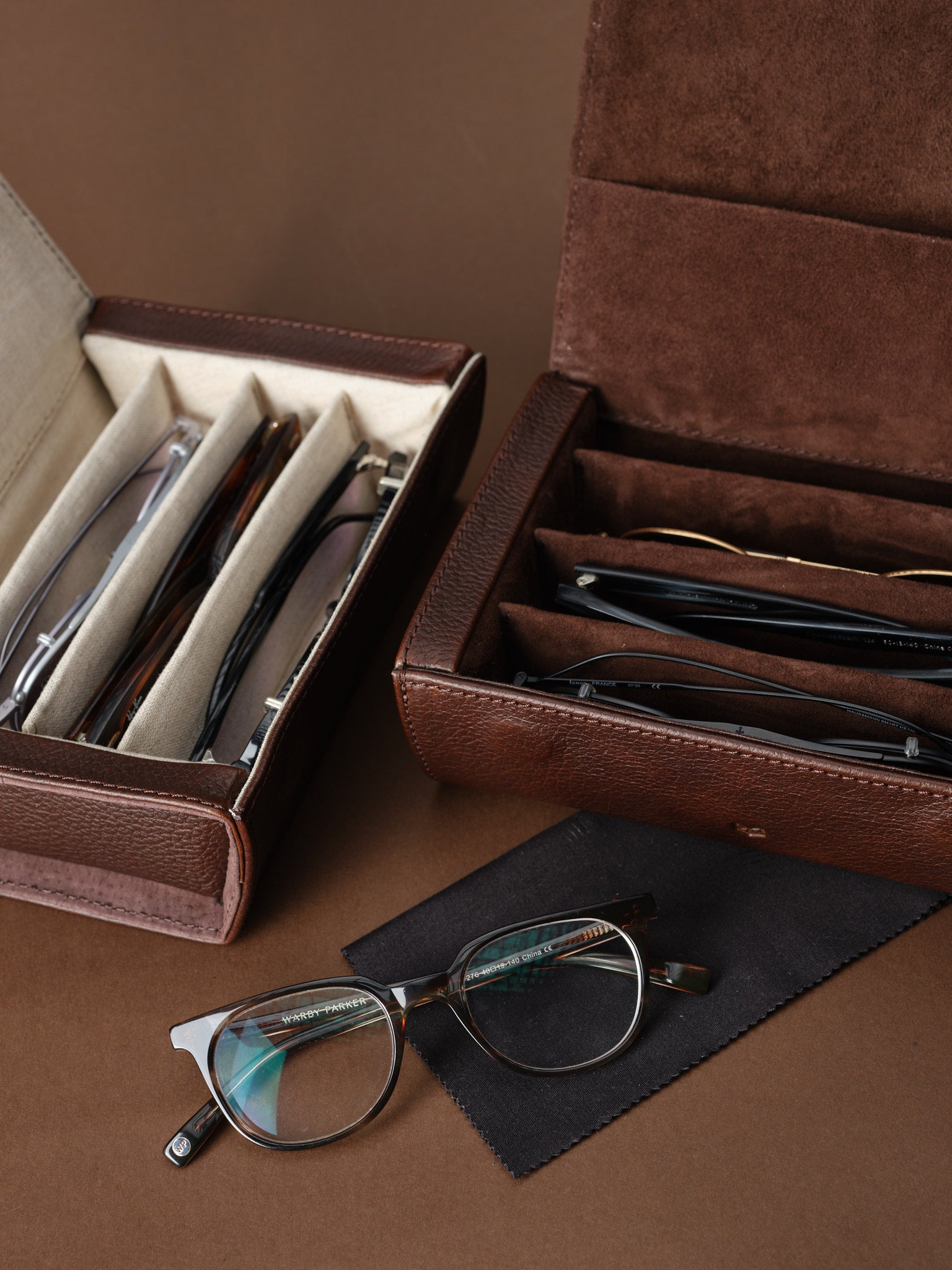 eyewear storage case dark brown by Capra Leather