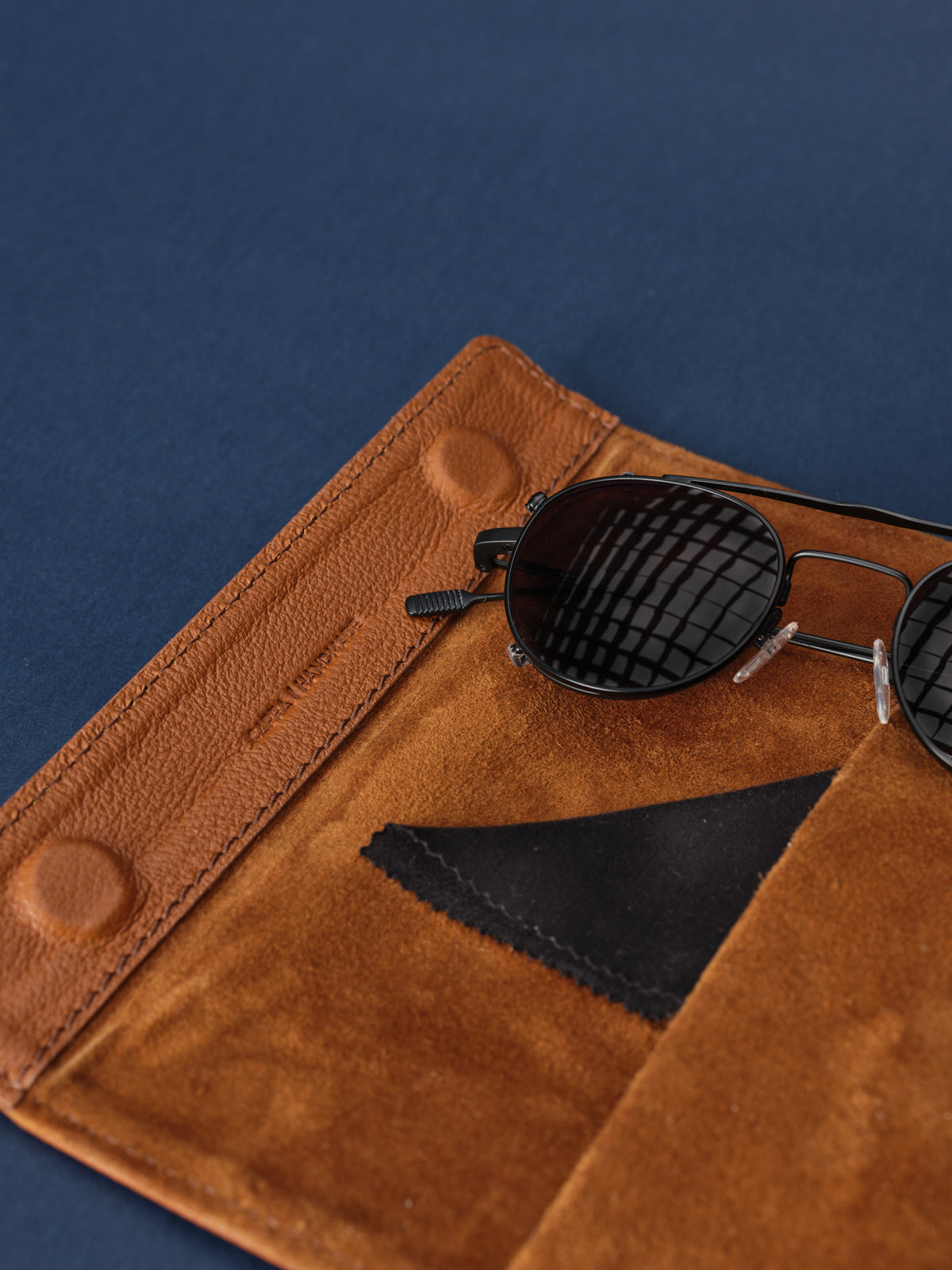 glasses case tan by Capra Leather